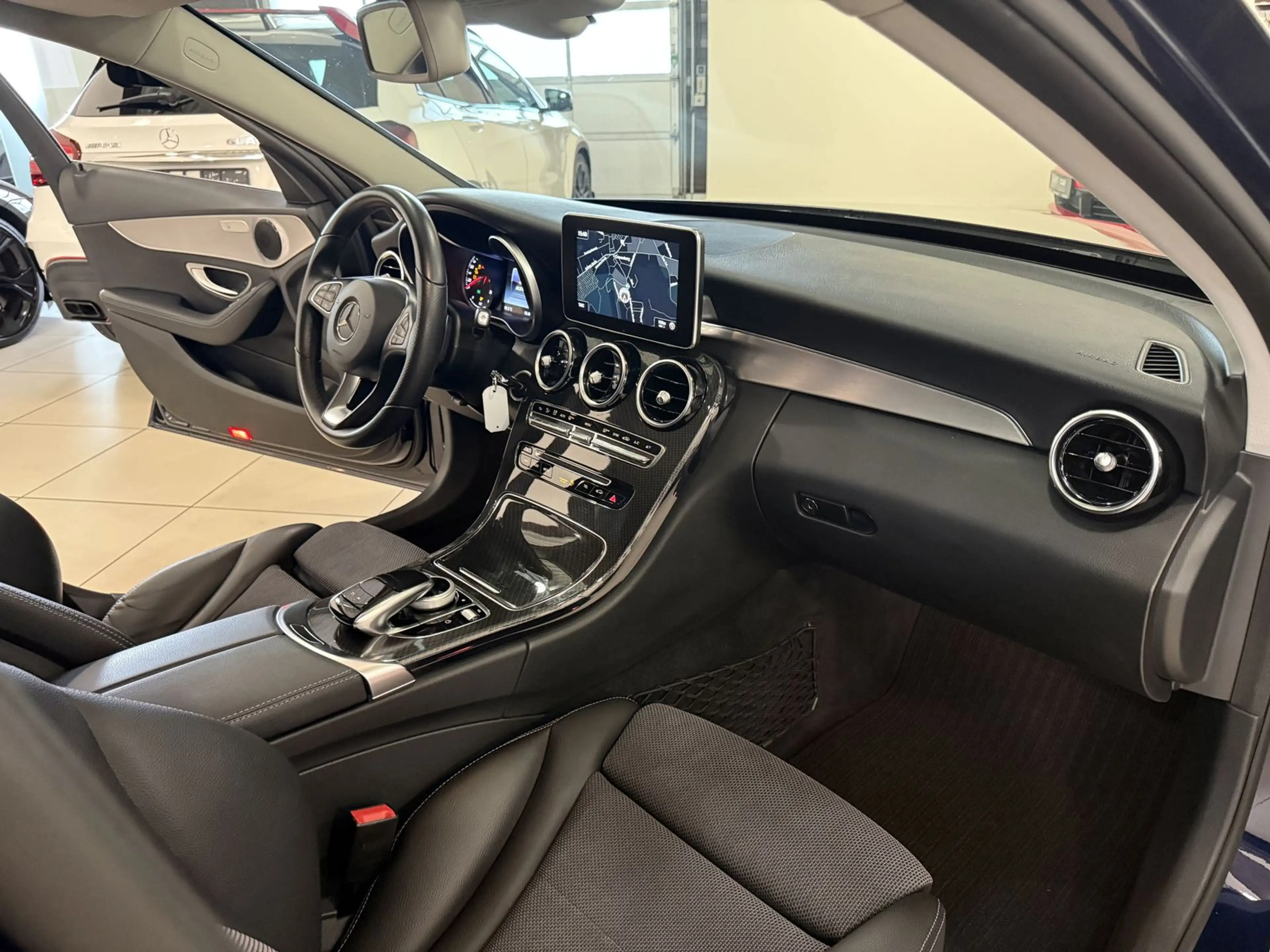 Mercedes-Benz C 180 Avantgarde Int.-/Ext.-HUD-Kamera-Distronic — photo 10