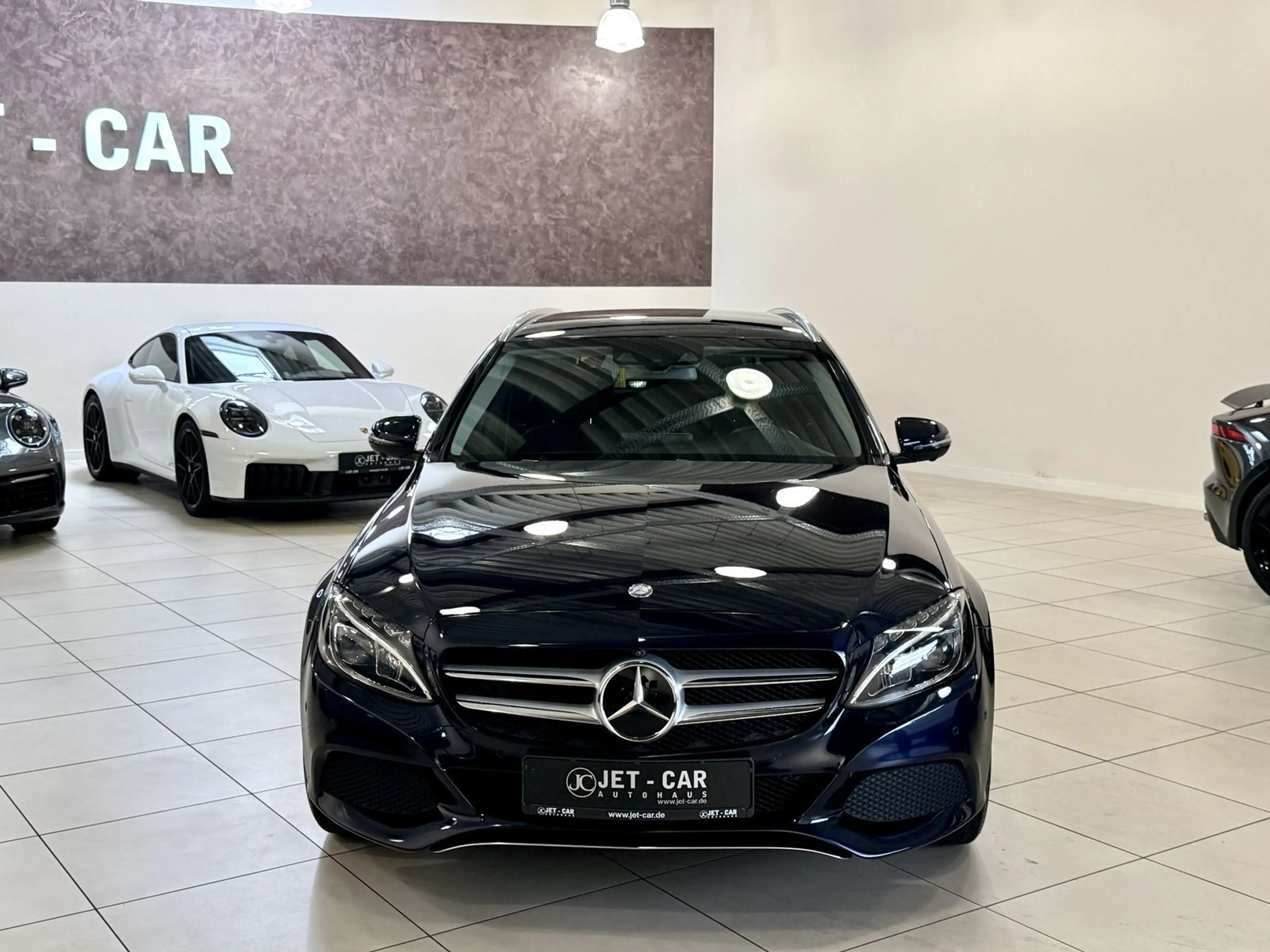 Mercedes-Benz C 180 Avantgarde Int.-/Ext.-HUD-Kamera-Distronic — photo 4