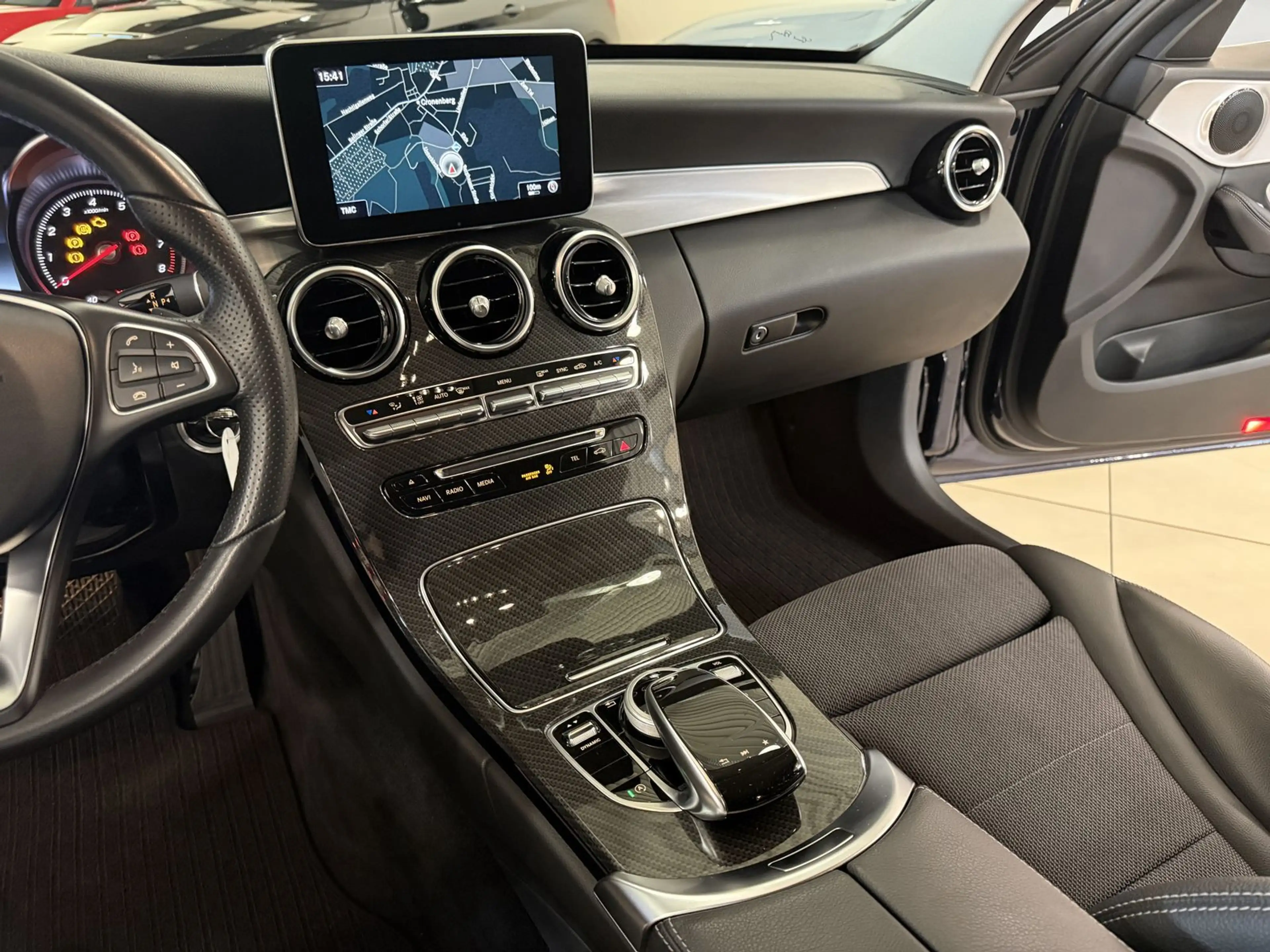Mercedes-Benz C 180 Avantgarde Int.-/Ext.-HUD-Kamera-Distronic — photo 13