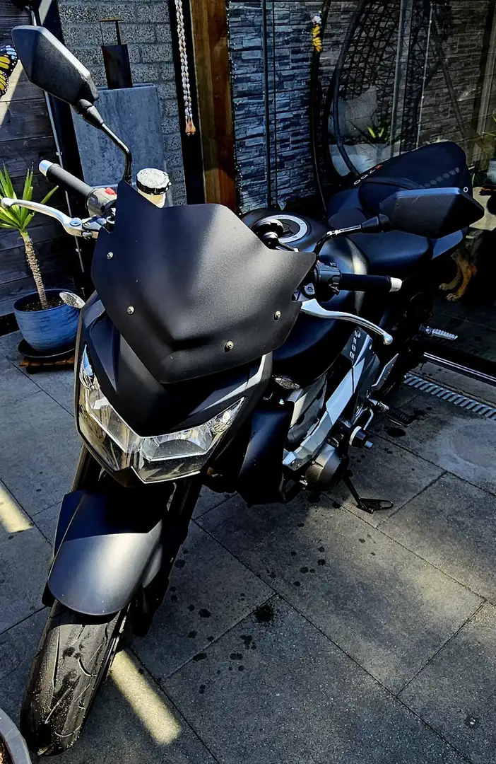 Kawasaki Z 750 Sport Tourer / Naked Bike Noir - 1