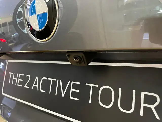 BMW 2 Series view 14