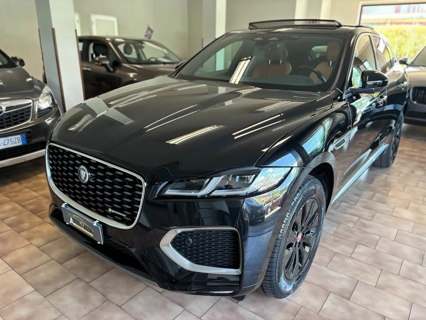 Jaguar F-Pace 2.0d i4  R-Dynamic Black awd 204cv*SERVICE JAGUAR Negro - 1