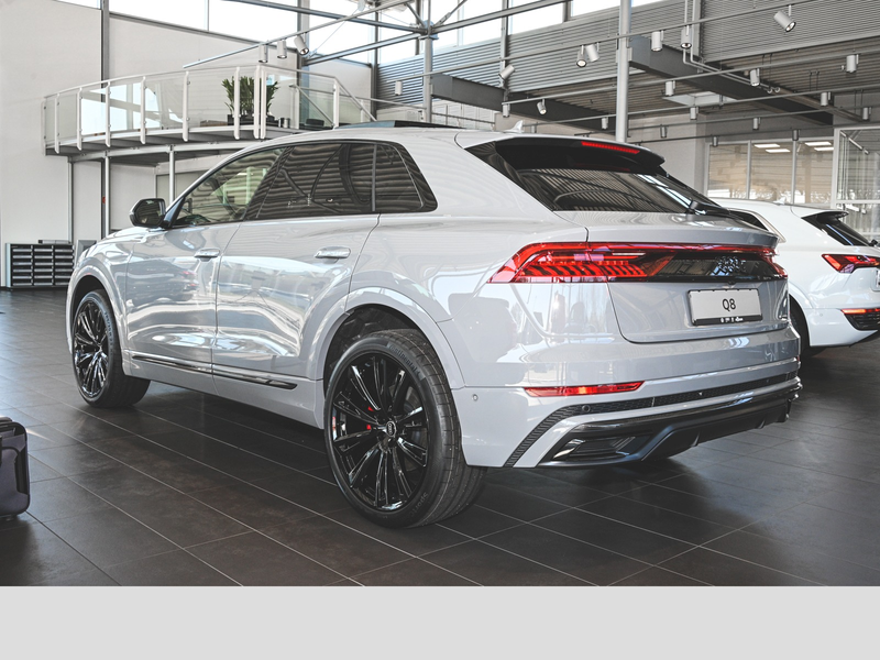 Audi Q8 50 TDI quattro competition plus — photo 8