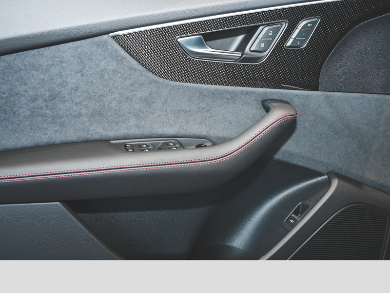 Audi Q8 50 TDI quattro competition plus — photo 16