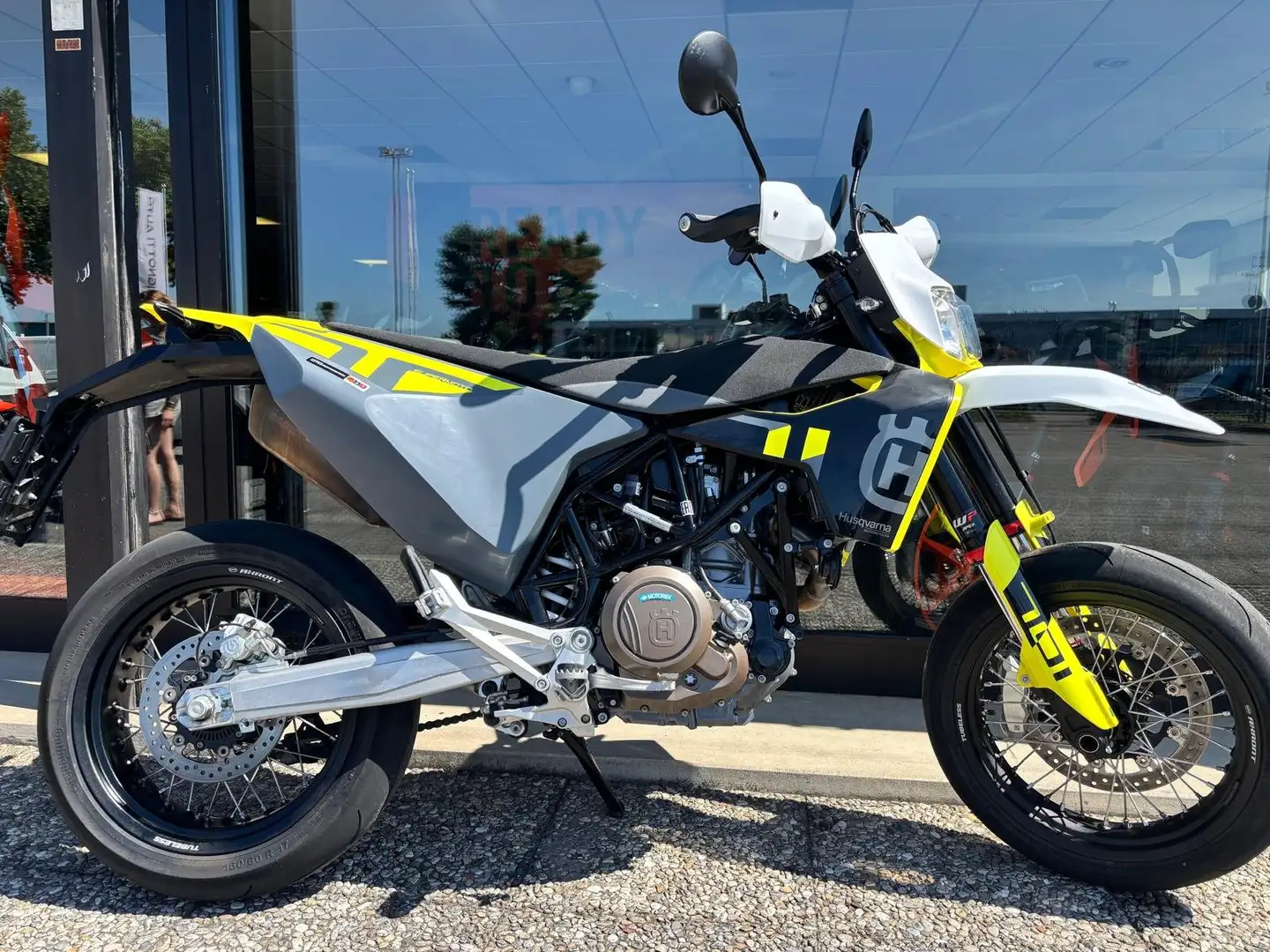 Husqvarna 701 Supermoto 2024 Grau - 1
