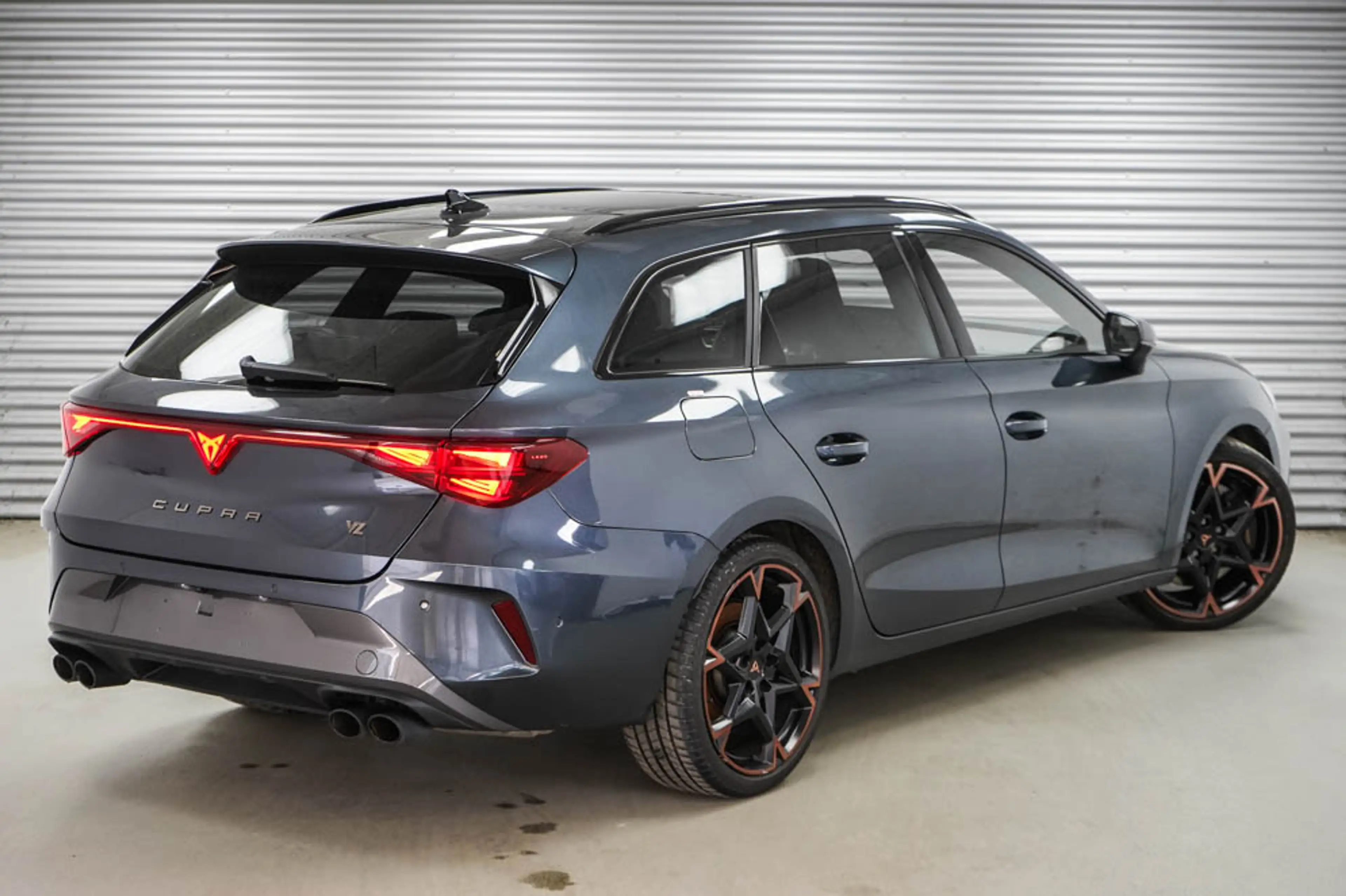 CUPRA Leon ST 2,0 TSI DSG 4x4 VZ - LAGER — photo 3