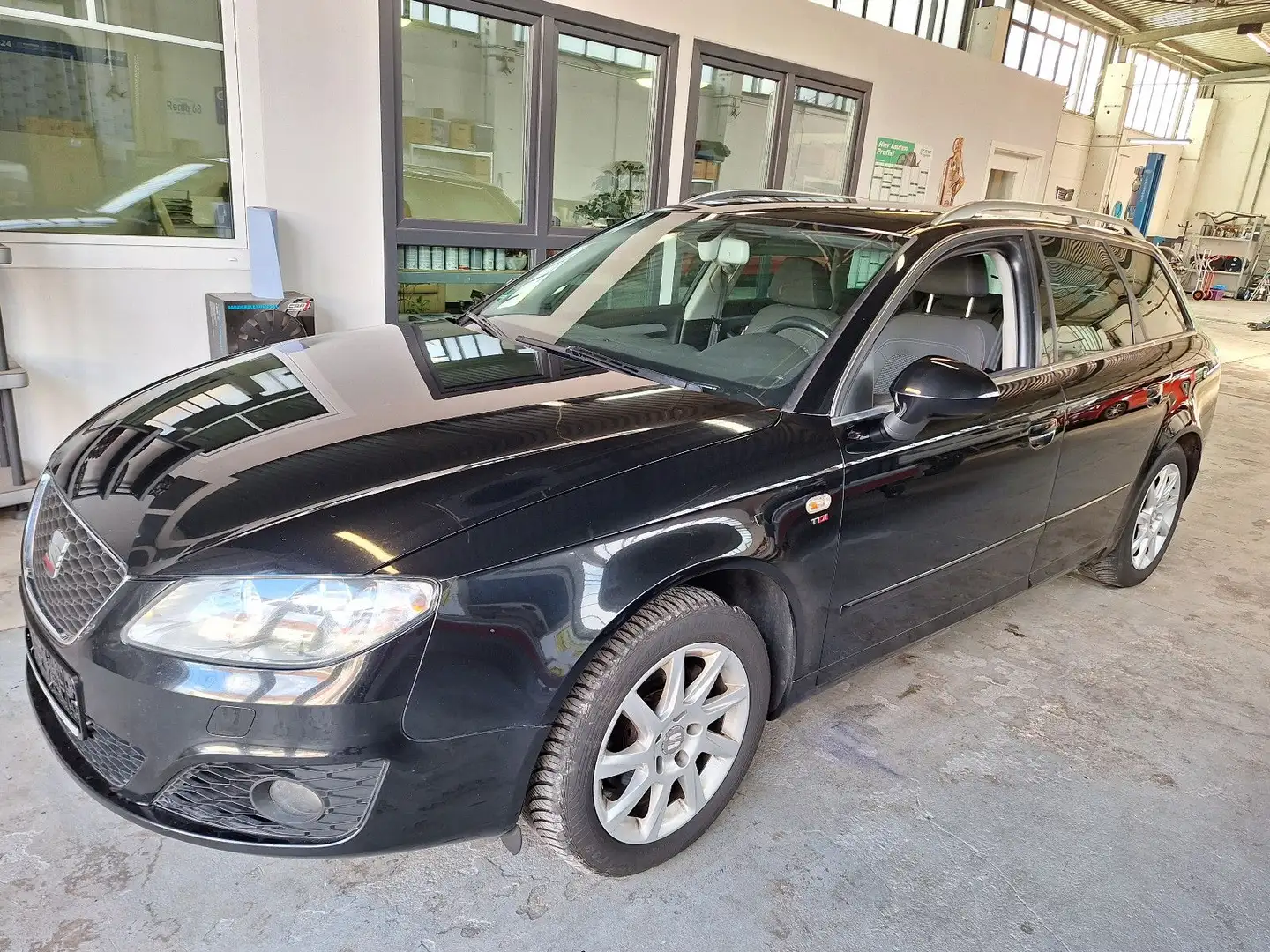 SEAT Exeo ST 2.0 TDI CR 105kW Style Schwarz - 1