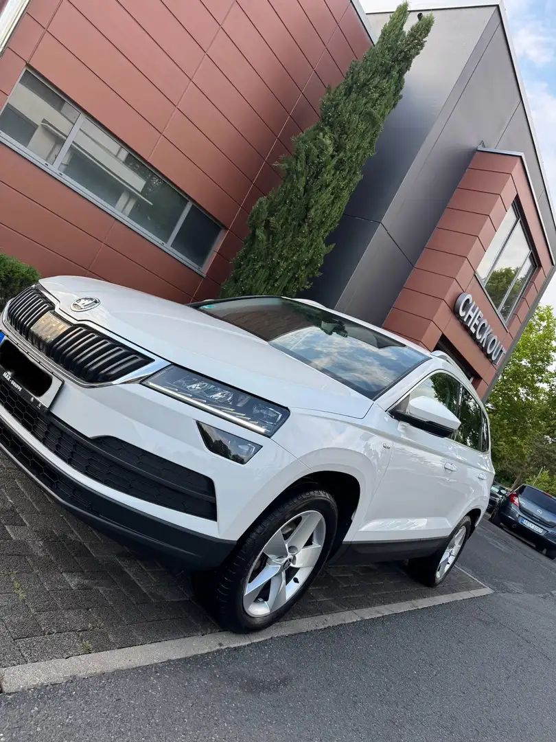 Skoda Karoq Ambition Weiß - 2