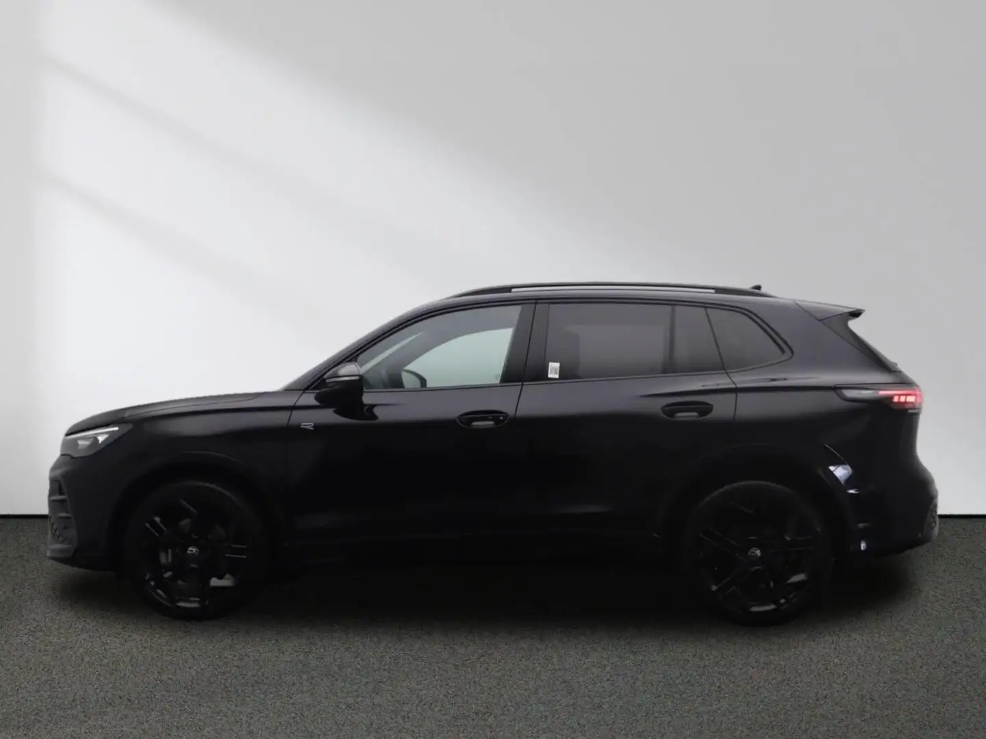 Volkswagen Tiguan 2.0 TDI DSG 4Motion Matrix Pano Standh. Schwarz - 2
