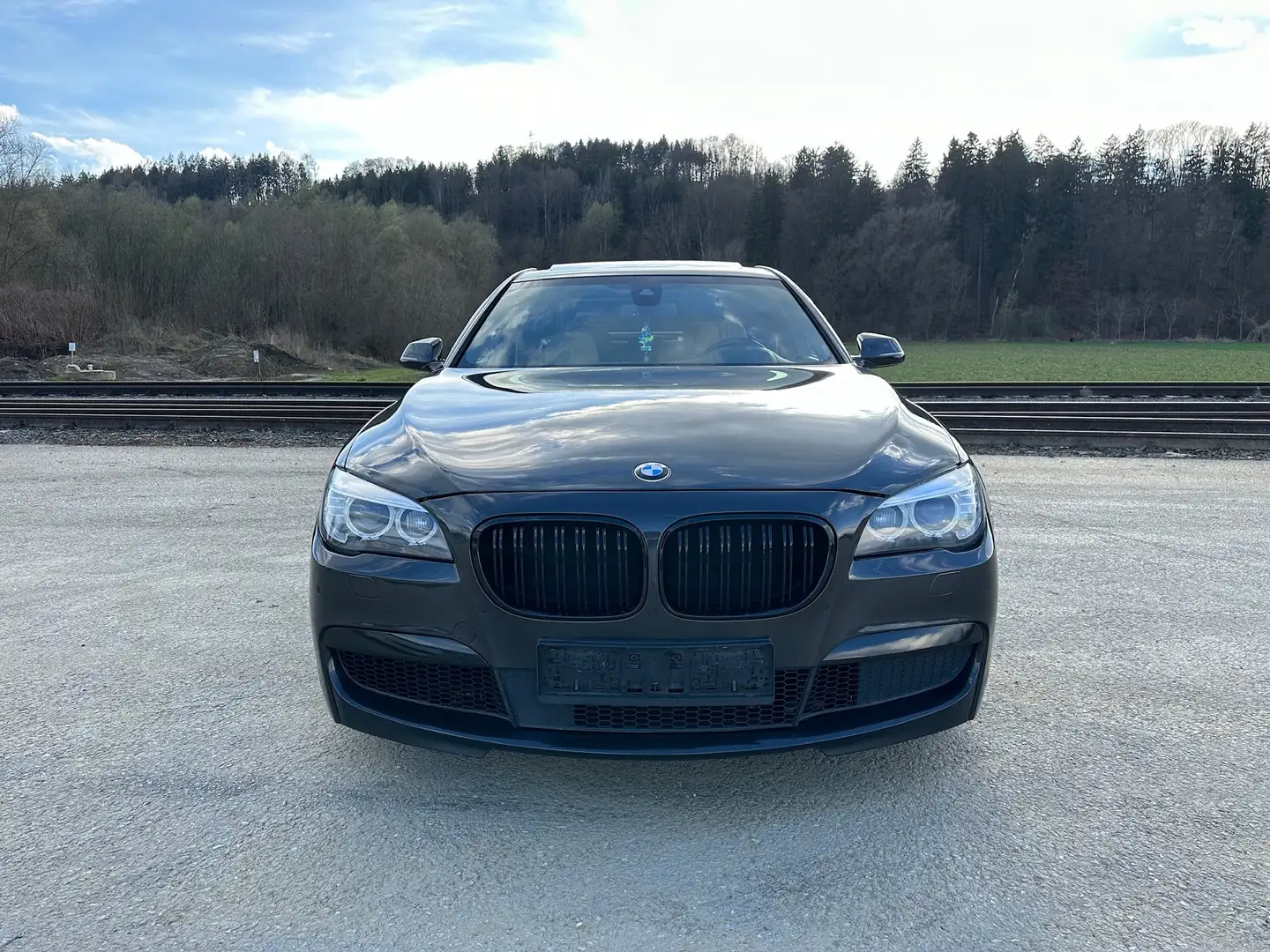 BMW 740 740d xDrive Aut. crna - 1