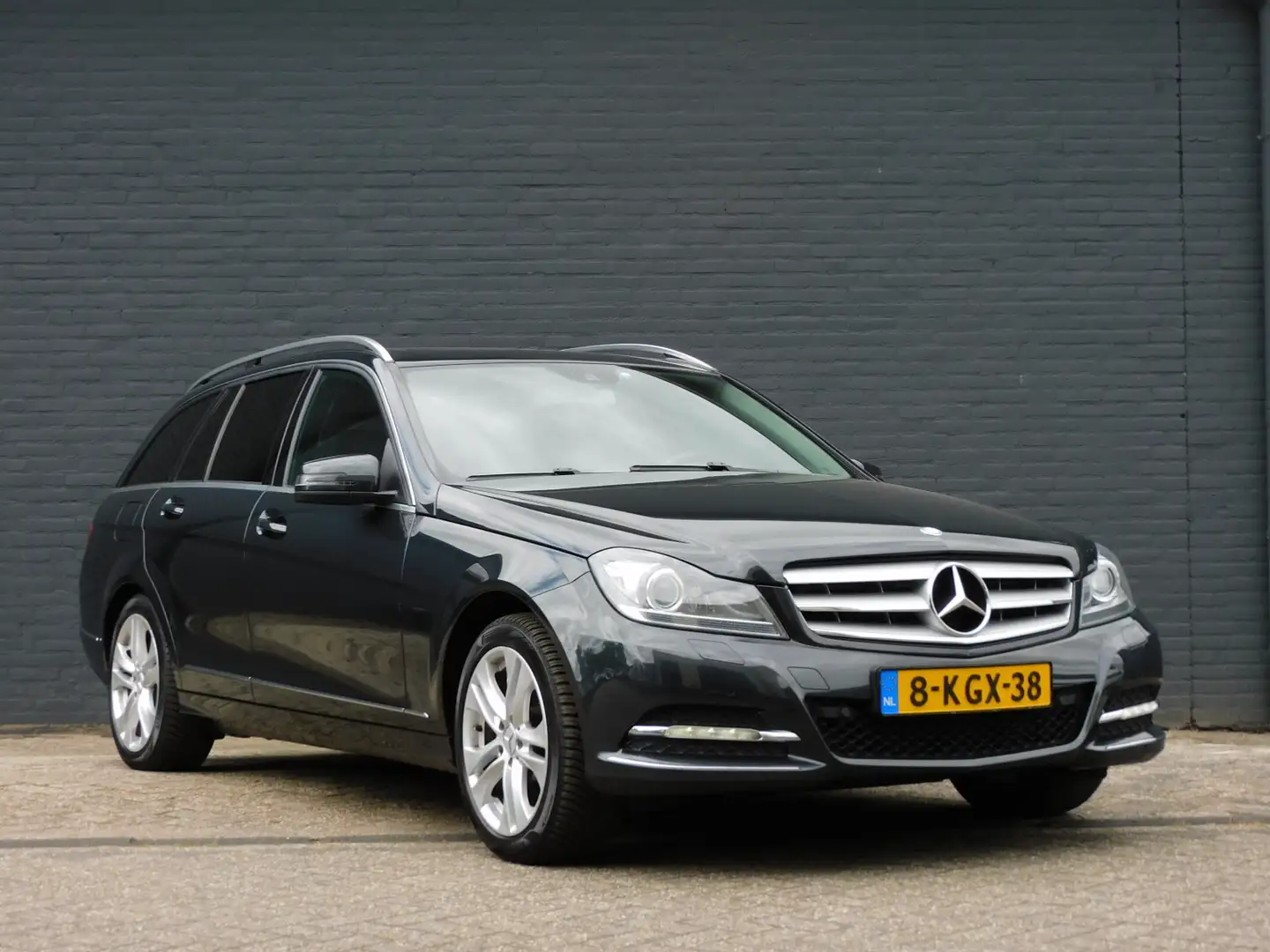 Mercedes-Benz C 180 Estate AVANTGARDE TOPSTAAT! NAVI! STOELV! CRUISE! Zwart - 2