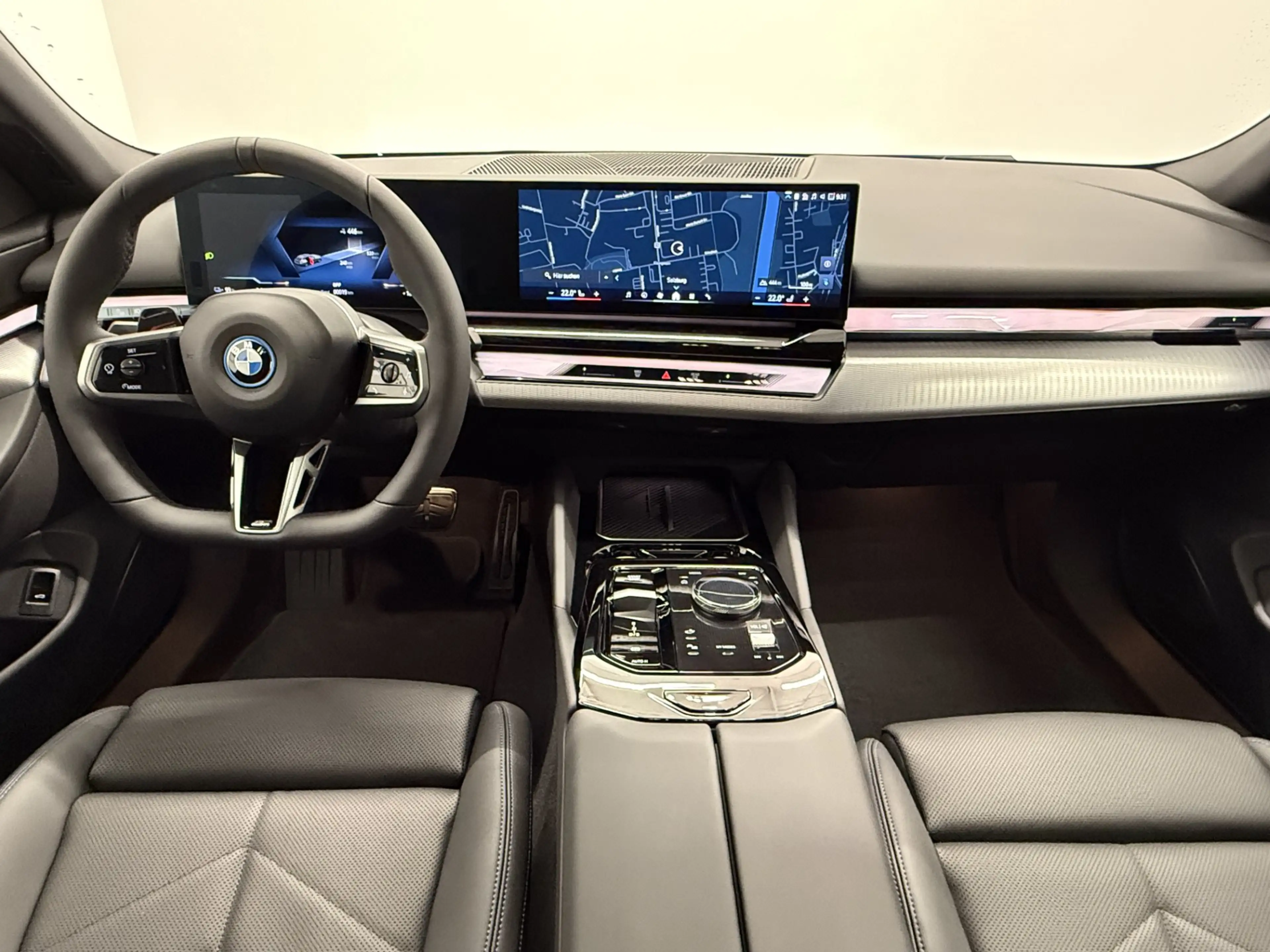 BMW i5 xDrive40 — photo 6