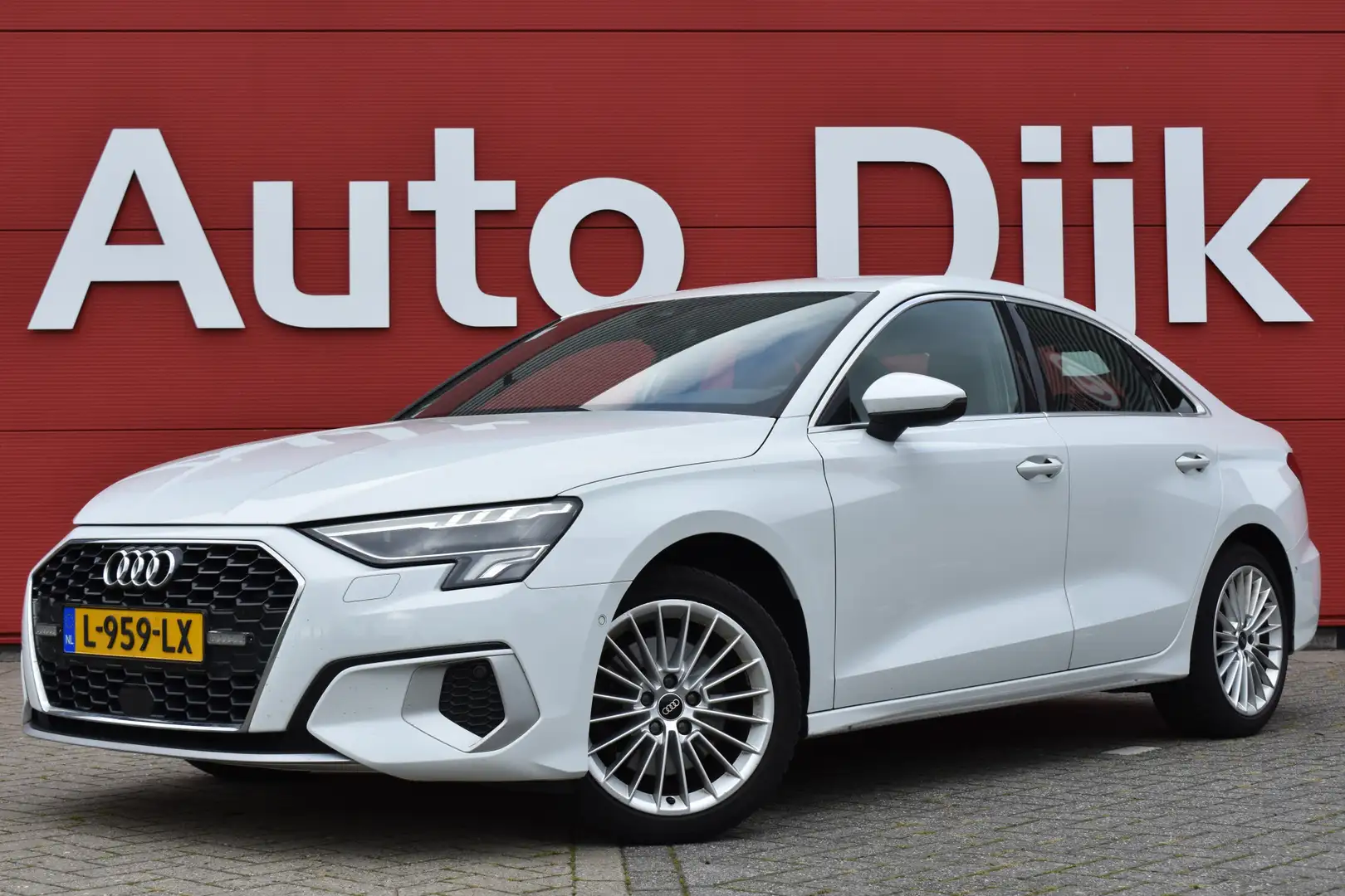 Audi A3 Limousine 30 TFSI Business edition LED | Virtual C Weiß - 1