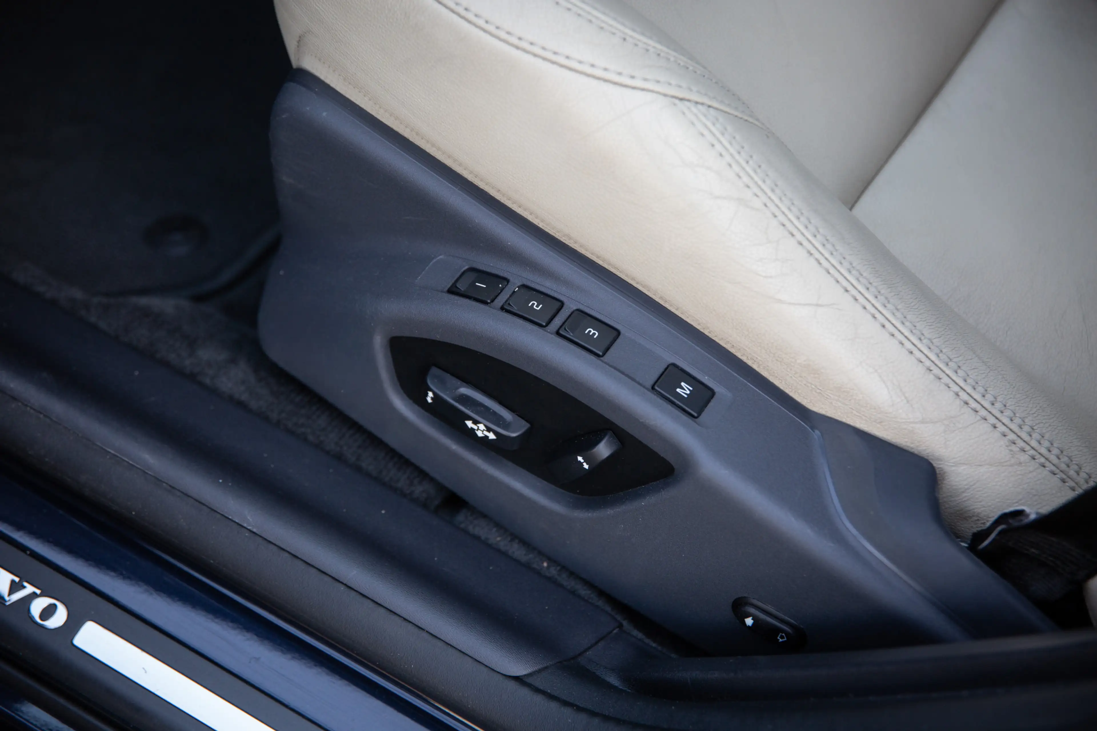 Volvo V60 2.0 T4 Summum , Schuif/Kanteldak, Memory, Leder, C — photo 4