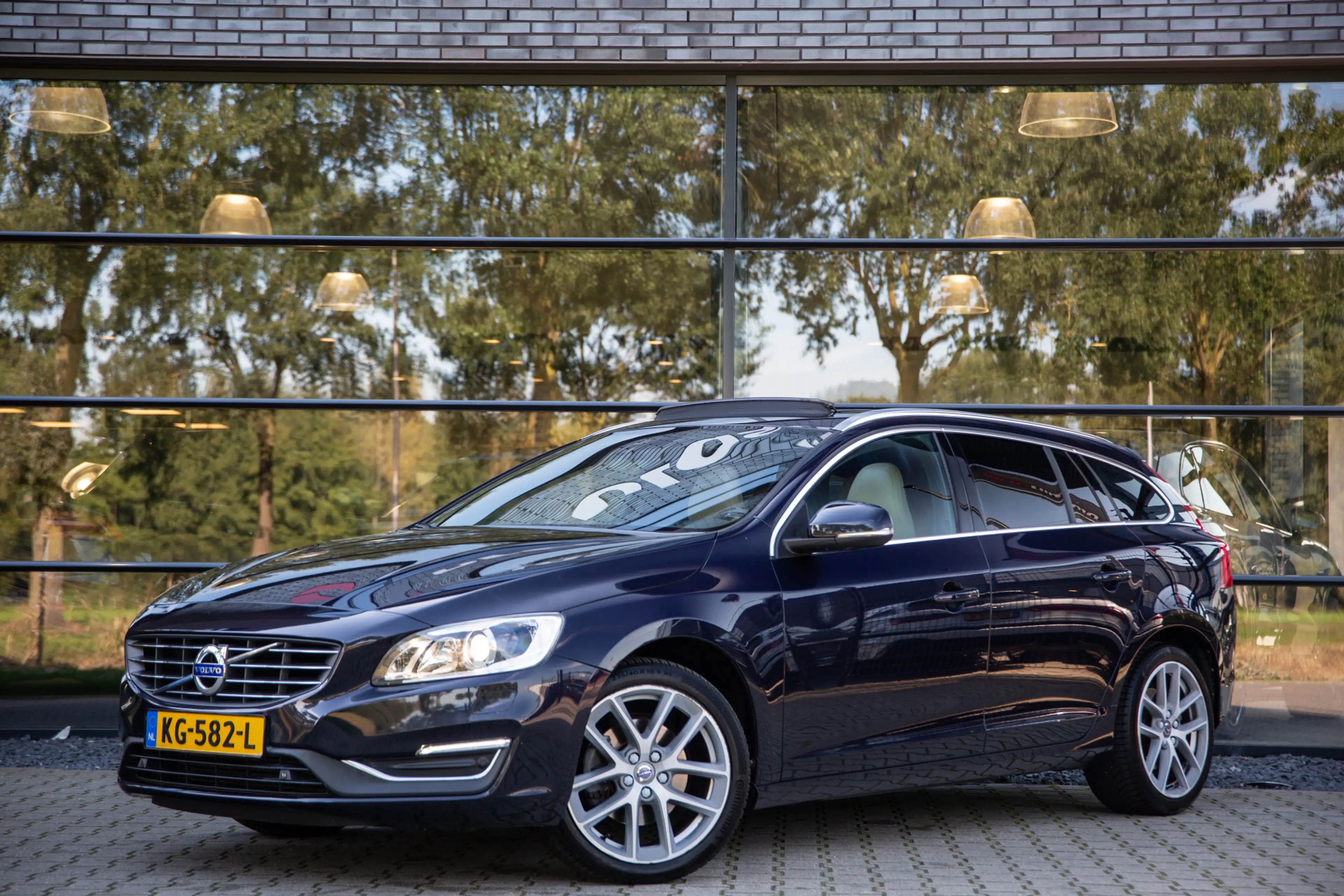 Volvo V60 2.0 T4 Summum , Schuif/Kanteldak, Memory, Leder, C — photo 6