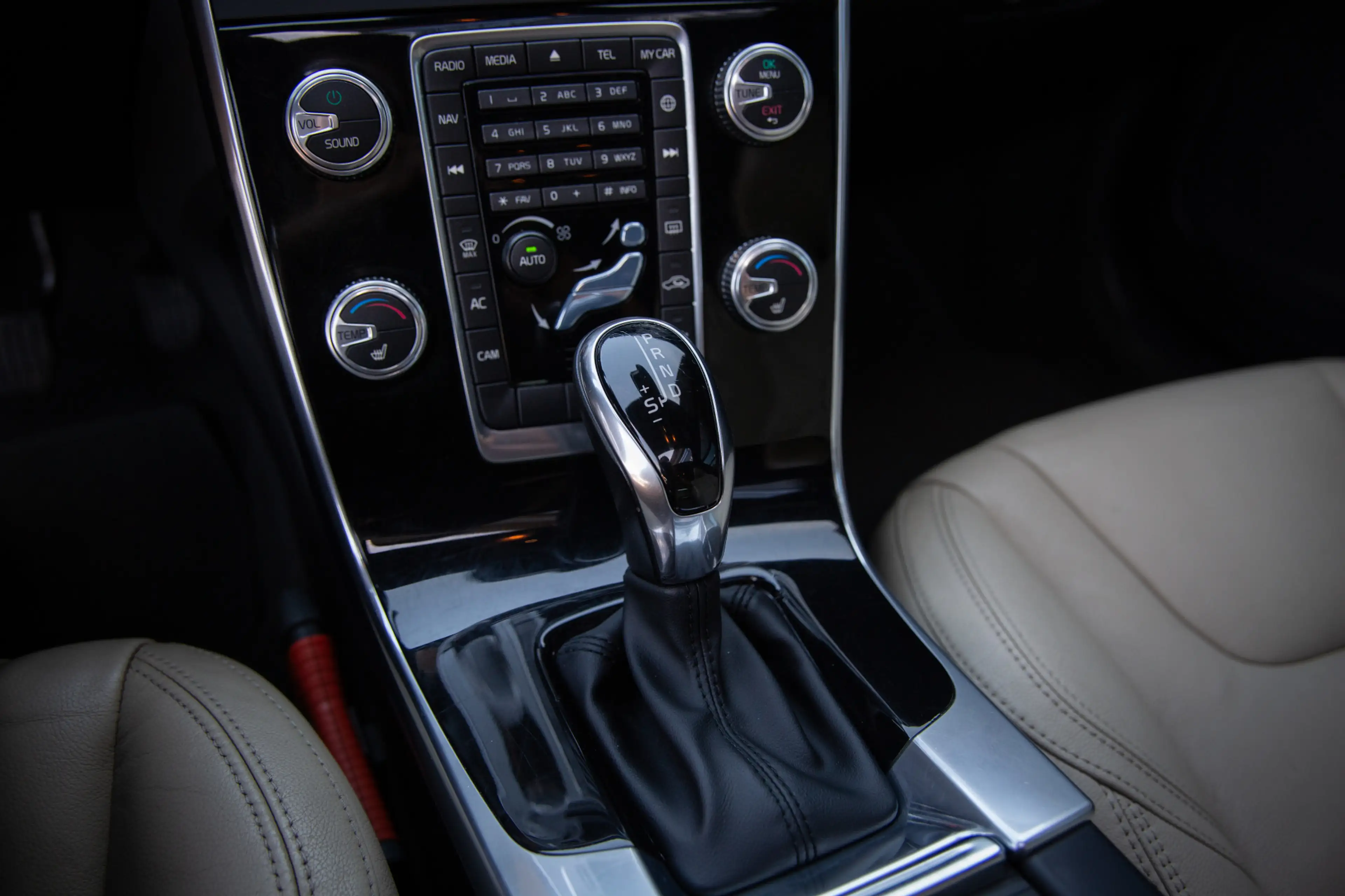 Volvo V60 2.0 T4 Summum , Schuif/Kanteldak, Memory, Leder, C — photo 21