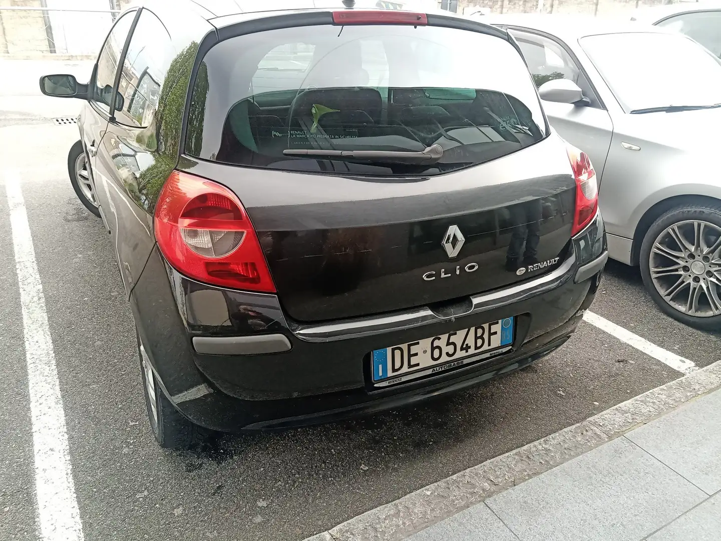 Renault Clio 3p 1.2 16v Confort Authentique Nero - 2