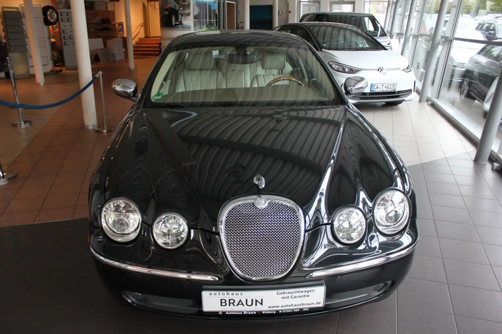 Jaguar S-Type 4.2 V8 Executive Navi,Klima,Xenon,Leder Black - 2