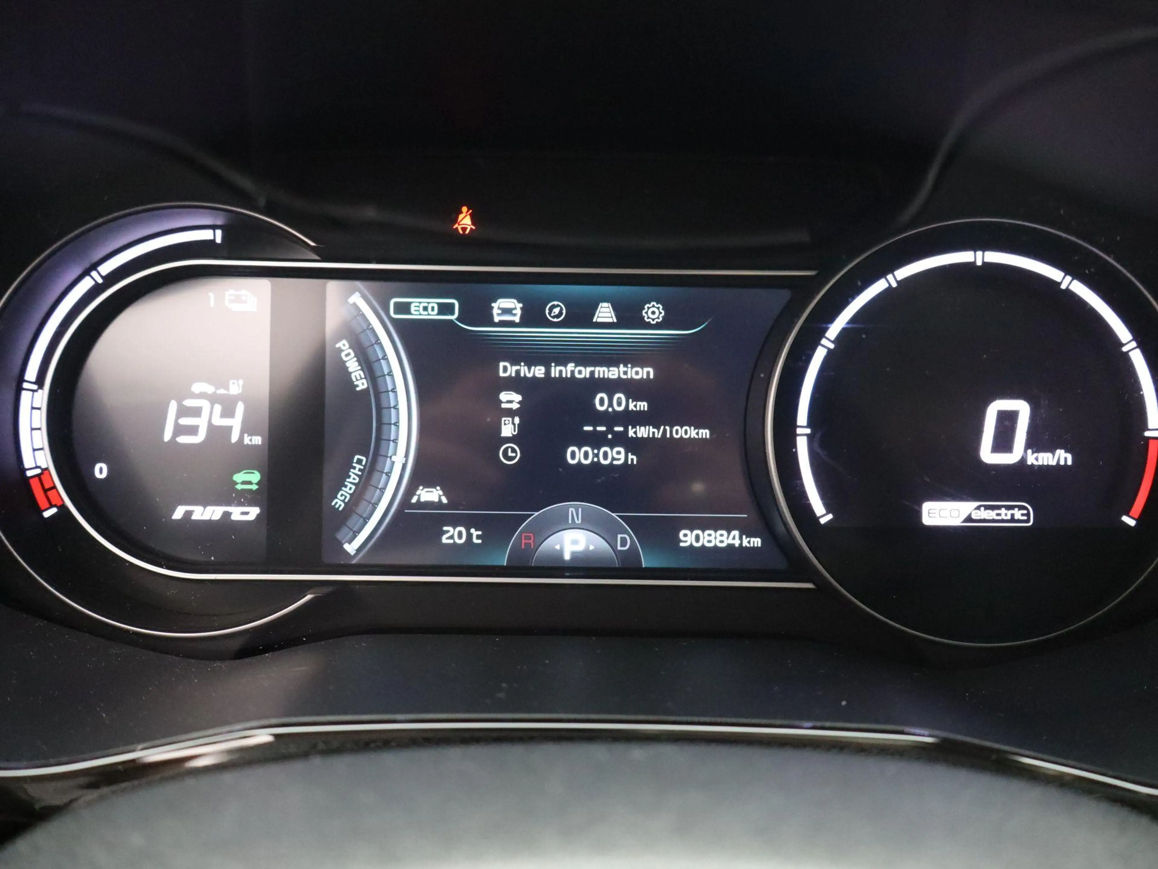 Kia e-Niro DynamicPlusLine 64 kWh Open Dak | Stoelverwarming — photo 12
