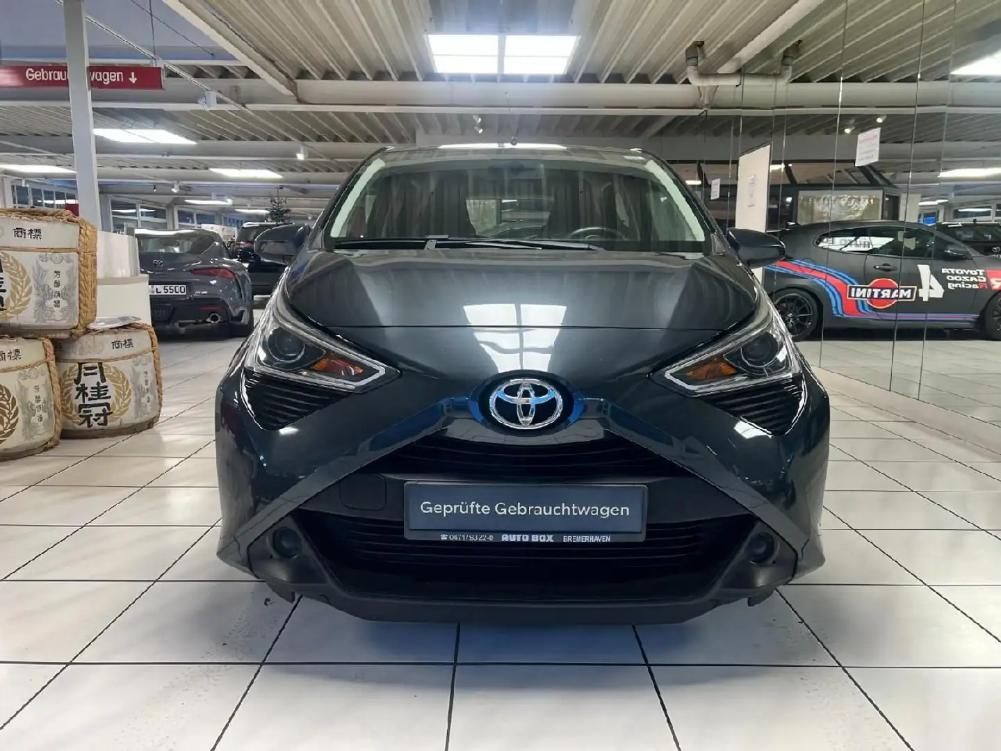 Toyota AYGO x-play Сірий - 2