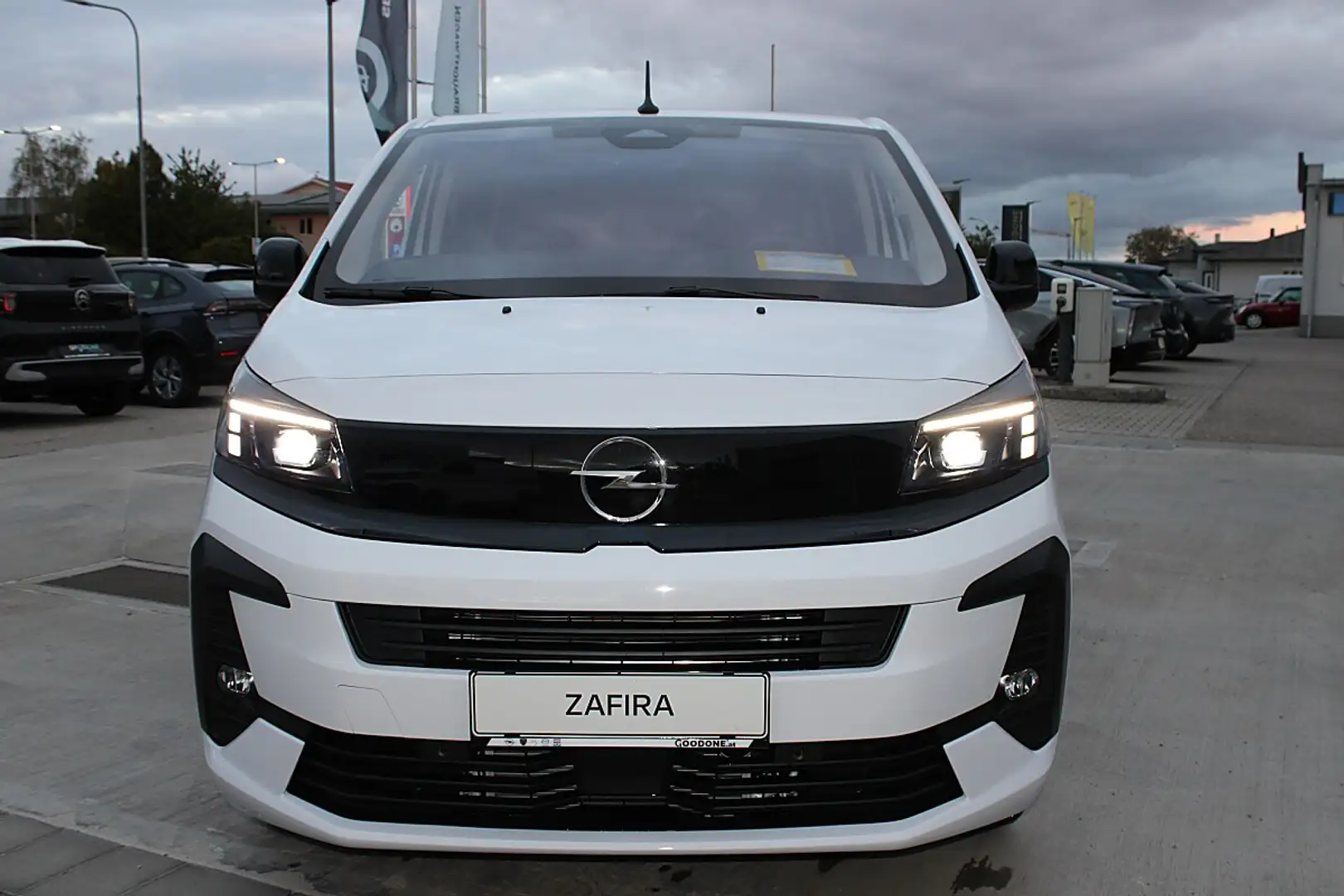Opel Zafira 2,2 Diesel XL GS Aut. Weiß - 2