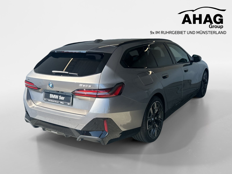 BMW 550 e xDrive — photo 4