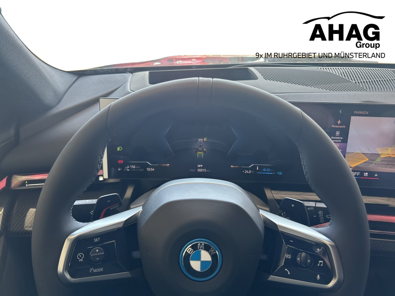 BMW 550 e xDrive — photo 11