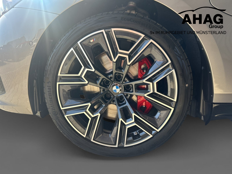 BMW 550 e xDrive — photo 12