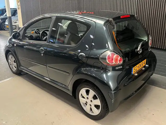 Toyota Aygo view 9