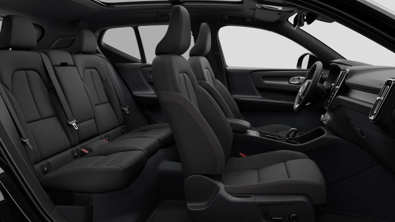 2024 Volvo XC40 RWD Plus Accident-Free | Low Mileage | Pixel Headl thumb 9