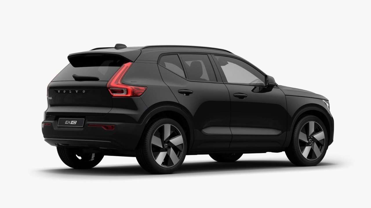 2024 Volvo XC40 RWD Plus Accident-Free | Low Mileage | Pixel Headl alt 5