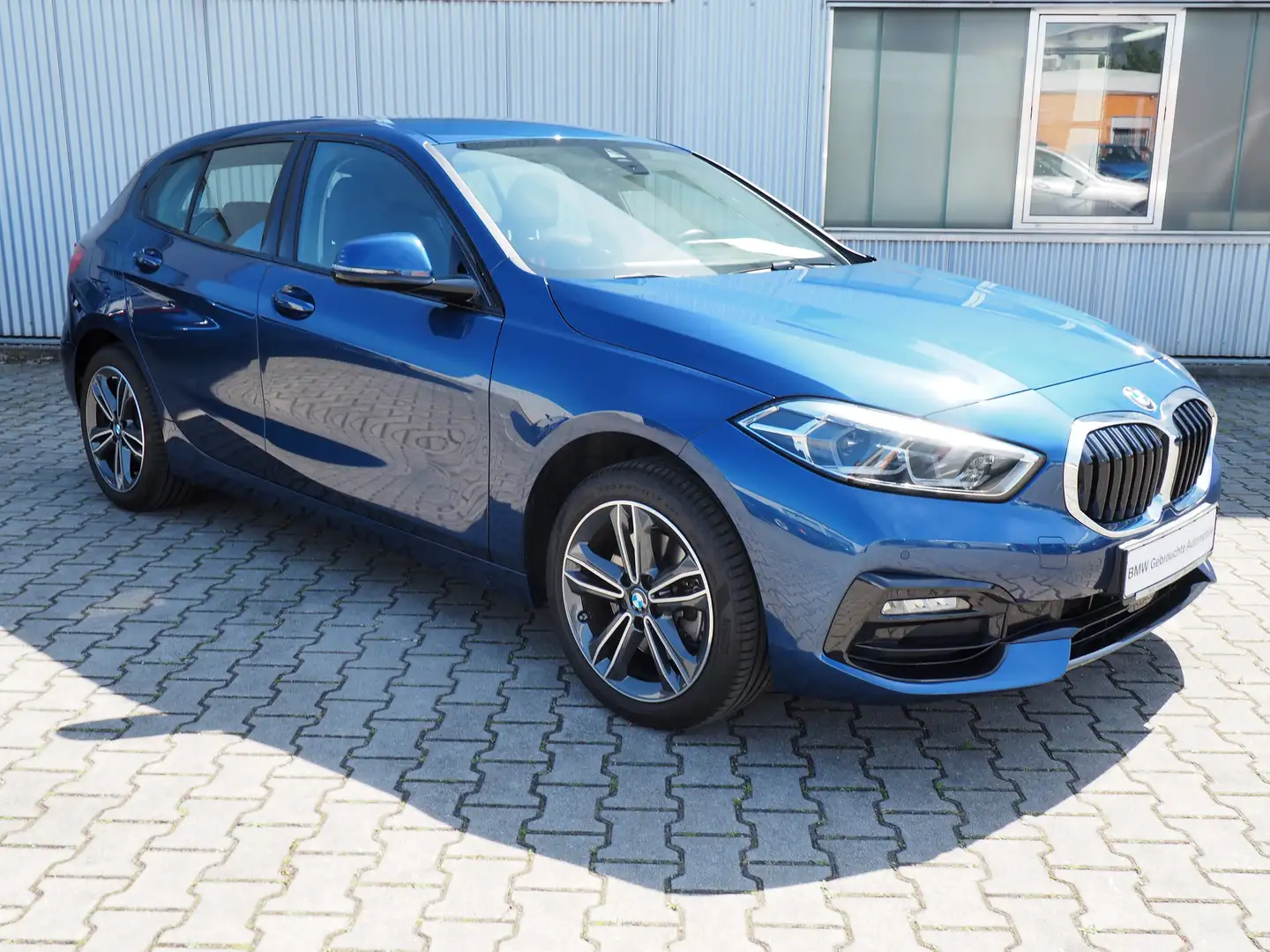 BMW 118 i Aut. Sport Line*adaptivLED*KomfortZug*Wireless* Bleu - 1
