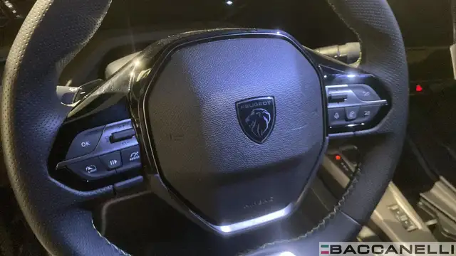 Peugeot 408 view 12