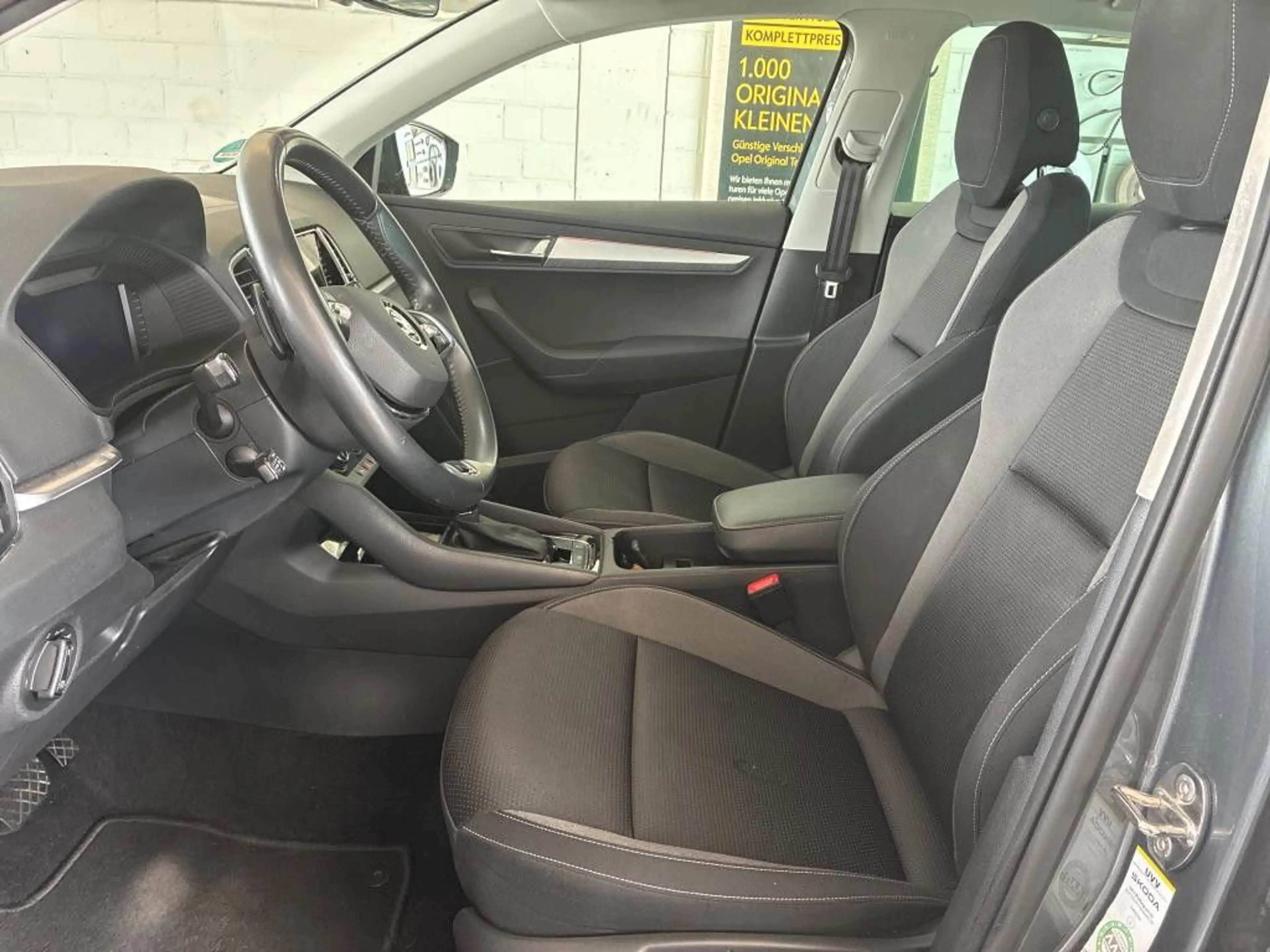 Skoda Karoq Tour 2.0TDI DSG AHK Navi ACC LED Kamera — photo 5