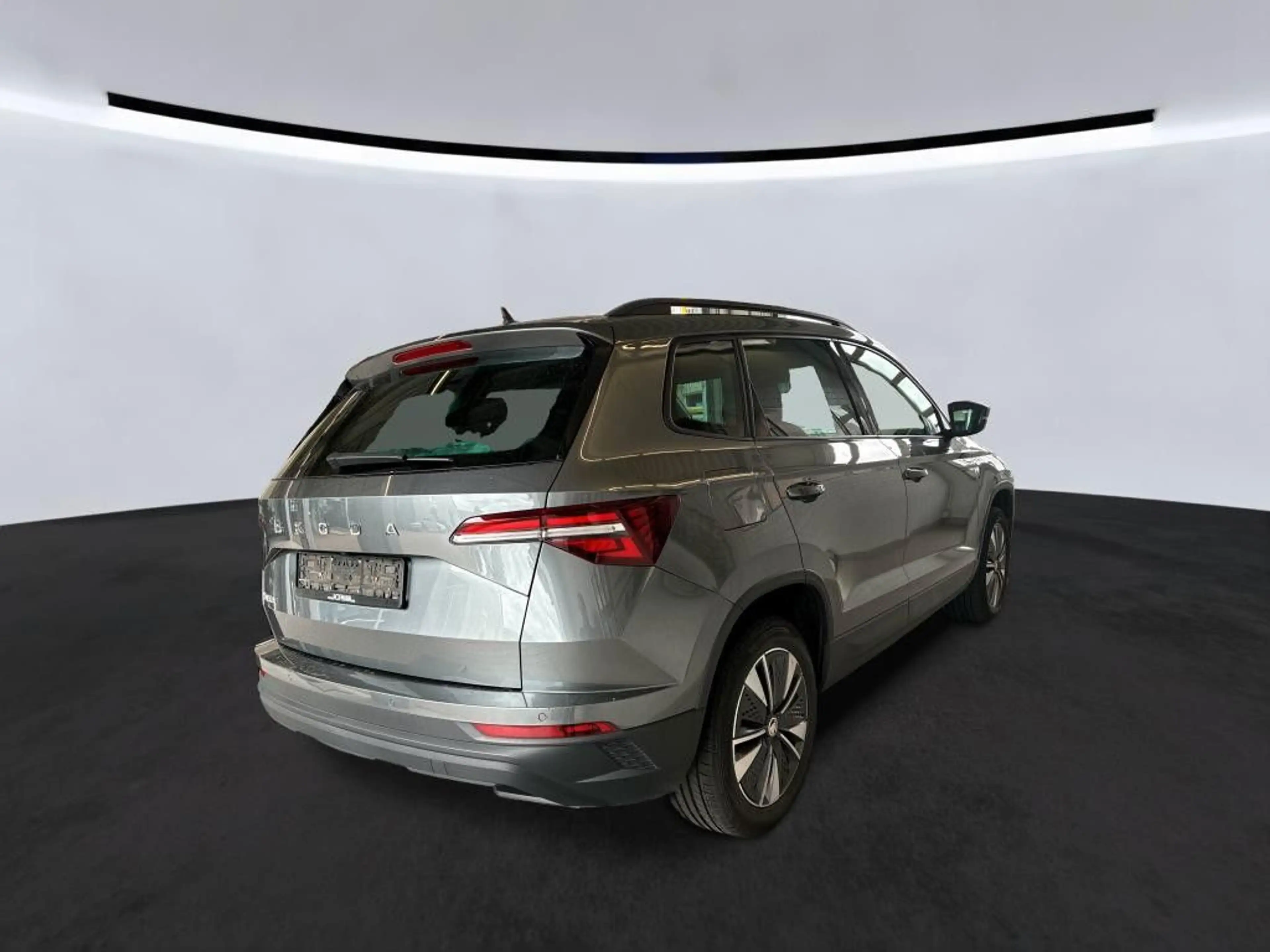 Skoda Karoq Tour 2.0TDI DSG AHK Navi ACC LED Kamera — photo 4