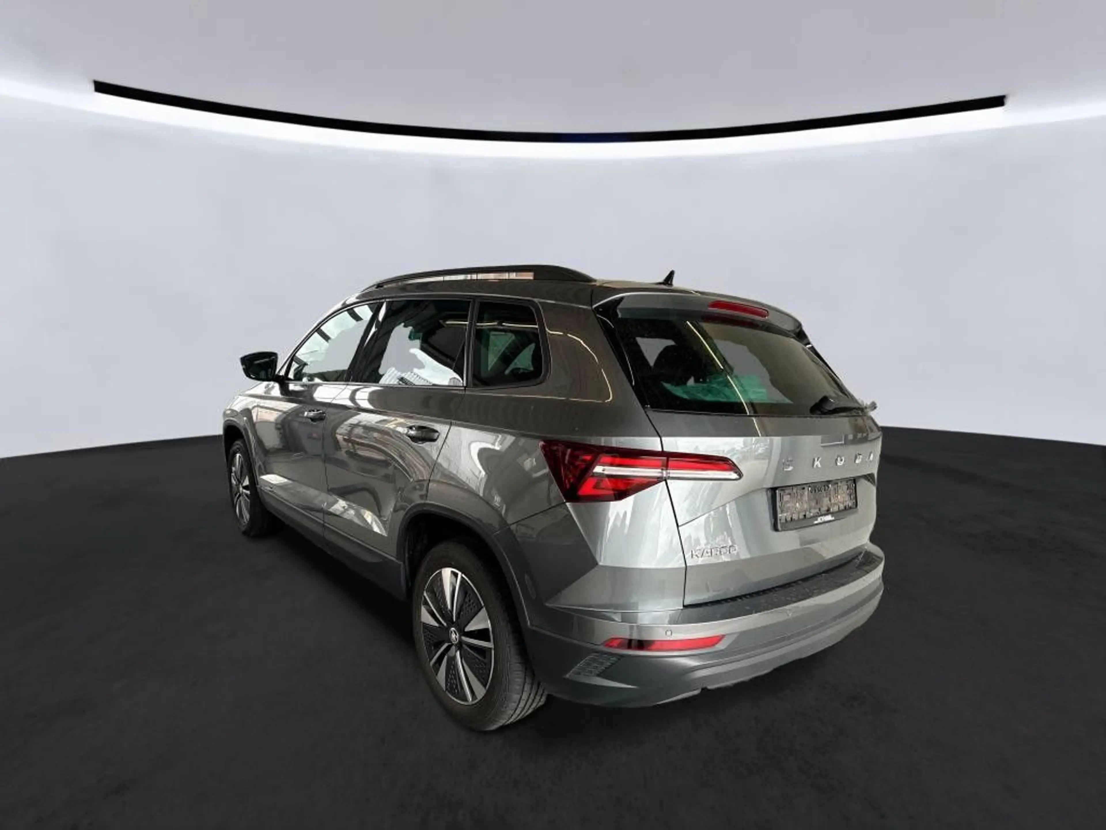 Skoda Karoq Tour 2.0TDI DSG AHK Navi ACC LED Kamera — photo 3
