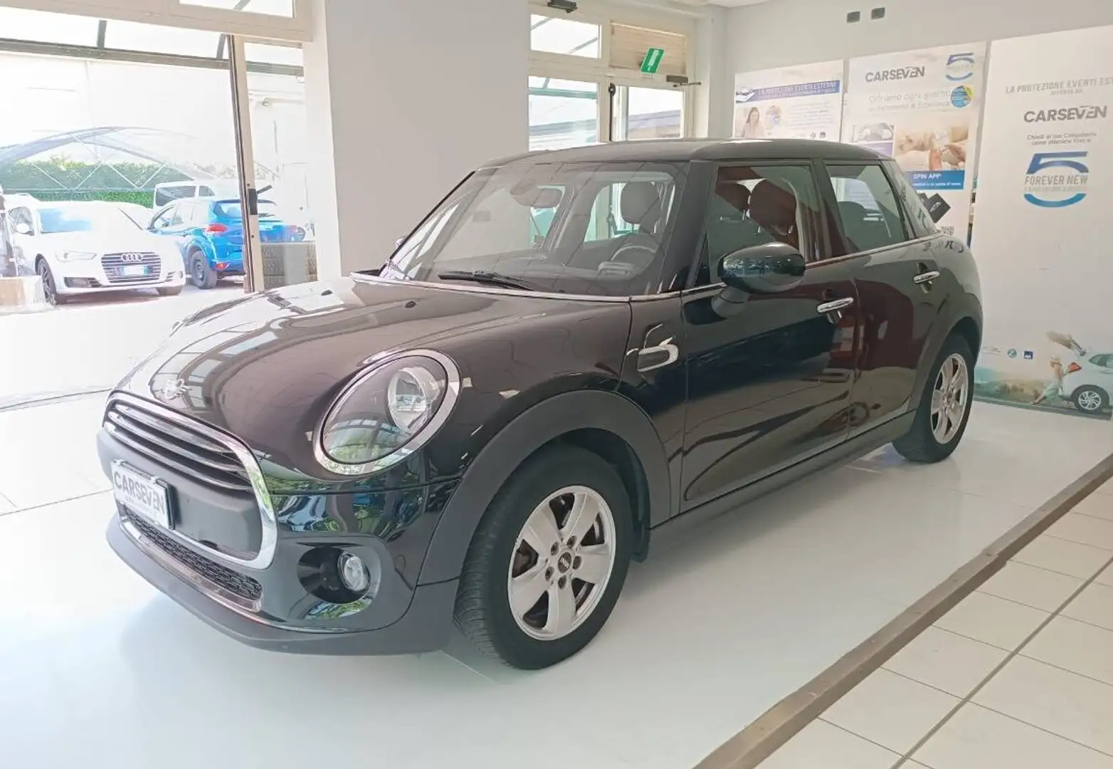 MINI One Mini 5p 1.5 One Business 102cv Zwart - 1