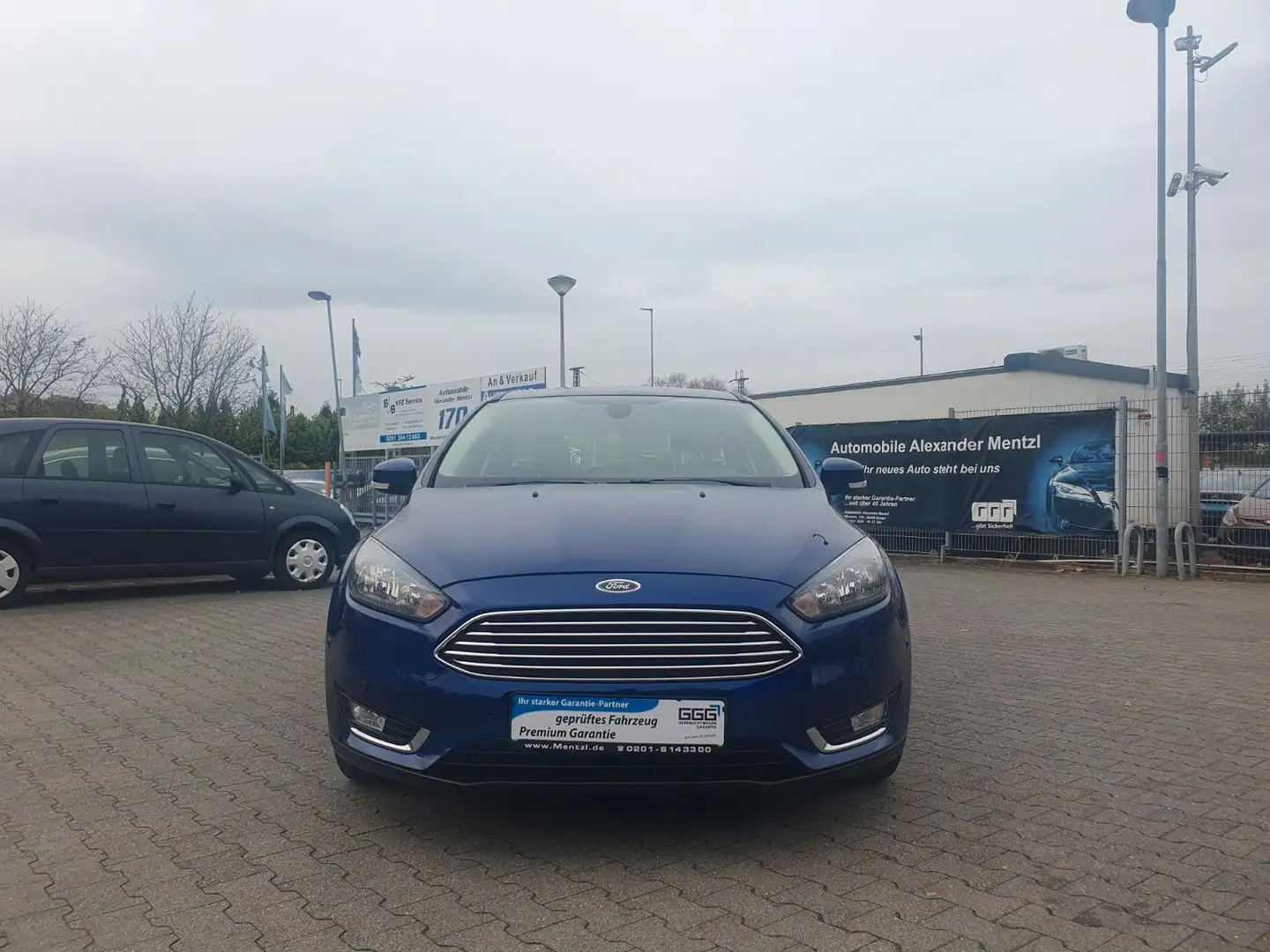 Ford Focus Automatik Titanium GARANTIE KLIMATRONIC Bleu - 2