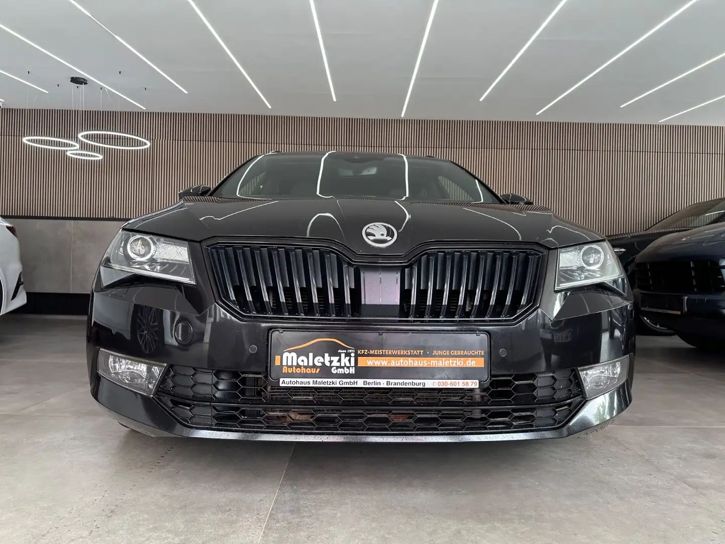 Skoda Superb 2.0 TDI Combi 4x4 Sportline*ACC*StHz* Schwarz - 2