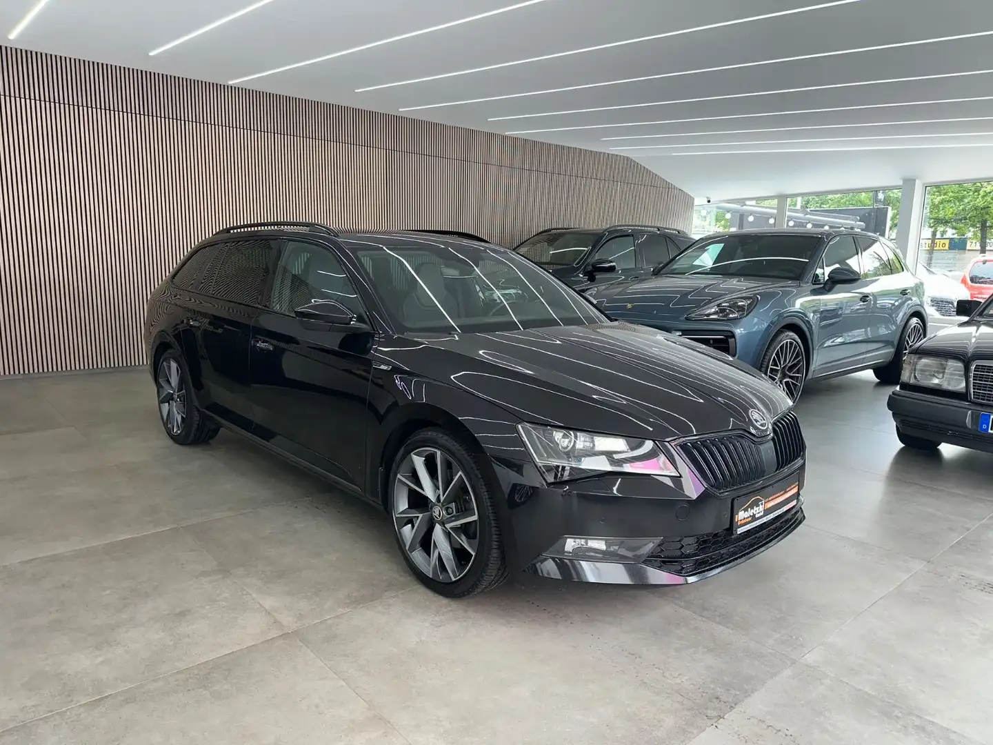Skoda Superb 2.0 TDI Combi 4x4 Sportline*ACC*StHz* Schwarz - 1