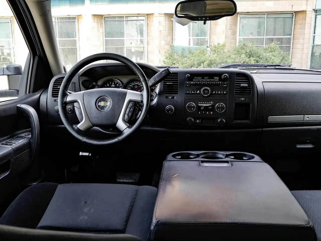 Chevrolet Silverado 1500 снимка Chevrolet Silverado 1500