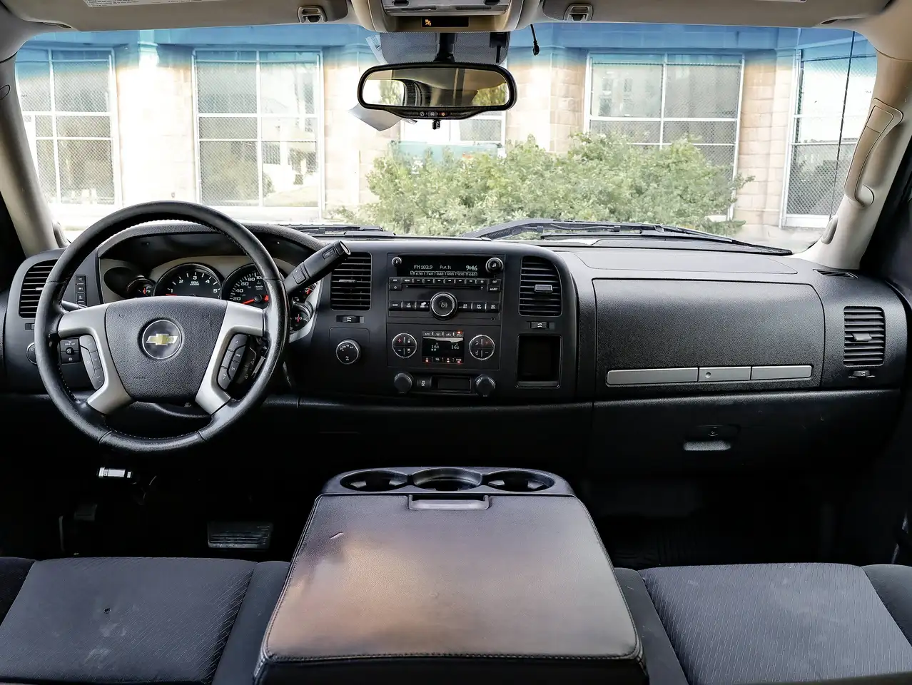 Chevrolet Silverado 1500 снимка Chevrolet Silverado 1500
