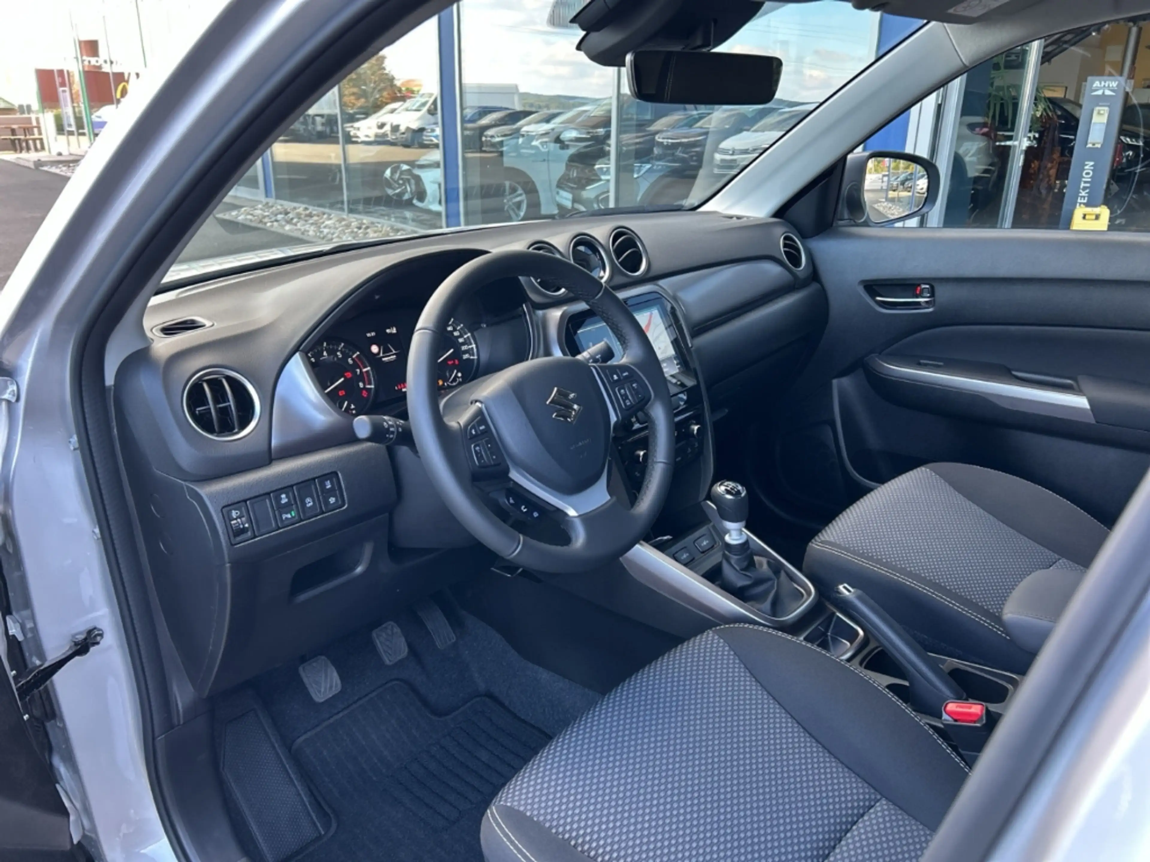 Suzuki Vitara 1.4GL+ Mild Hybrid 48V LED Navi RFK LM 17 SHZ Blue — photo 9