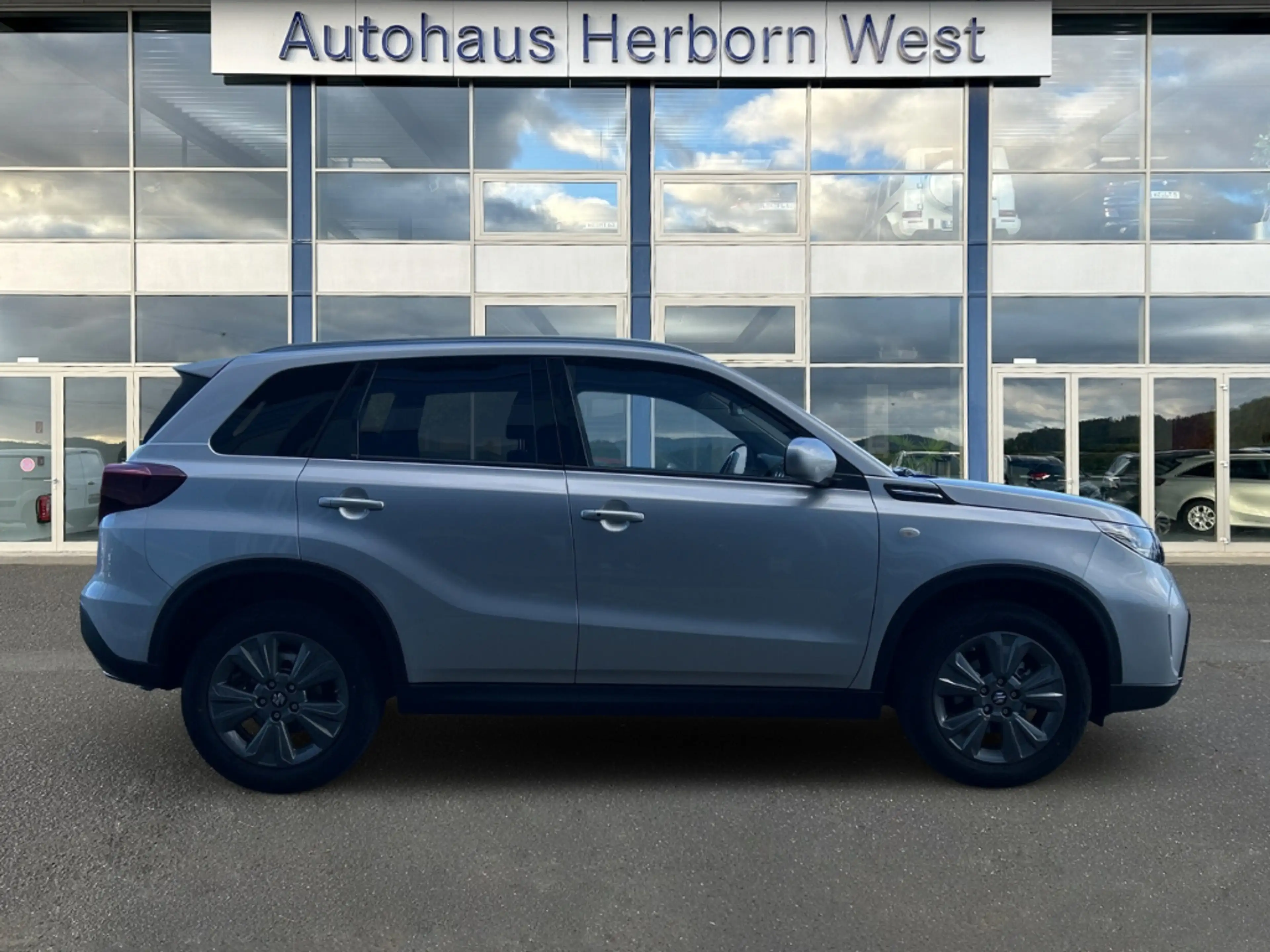 Suzuki Vitara 1.4GL+ Mild Hybrid 48V LED Navi RFK LM 17 SHZ Blue — photo 5