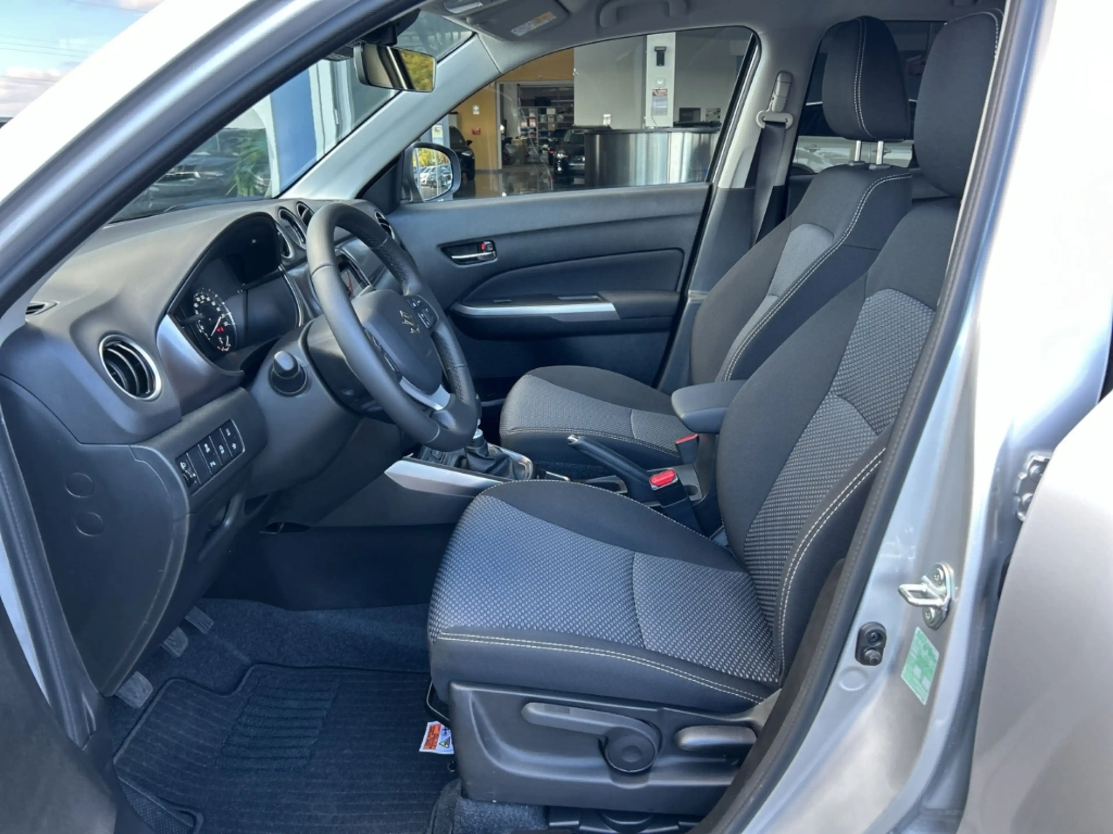 Suzuki Vitara 1.4GL+ Mild Hybrid 48V LED Navi RFK LM 17 SHZ Blue — photo 10