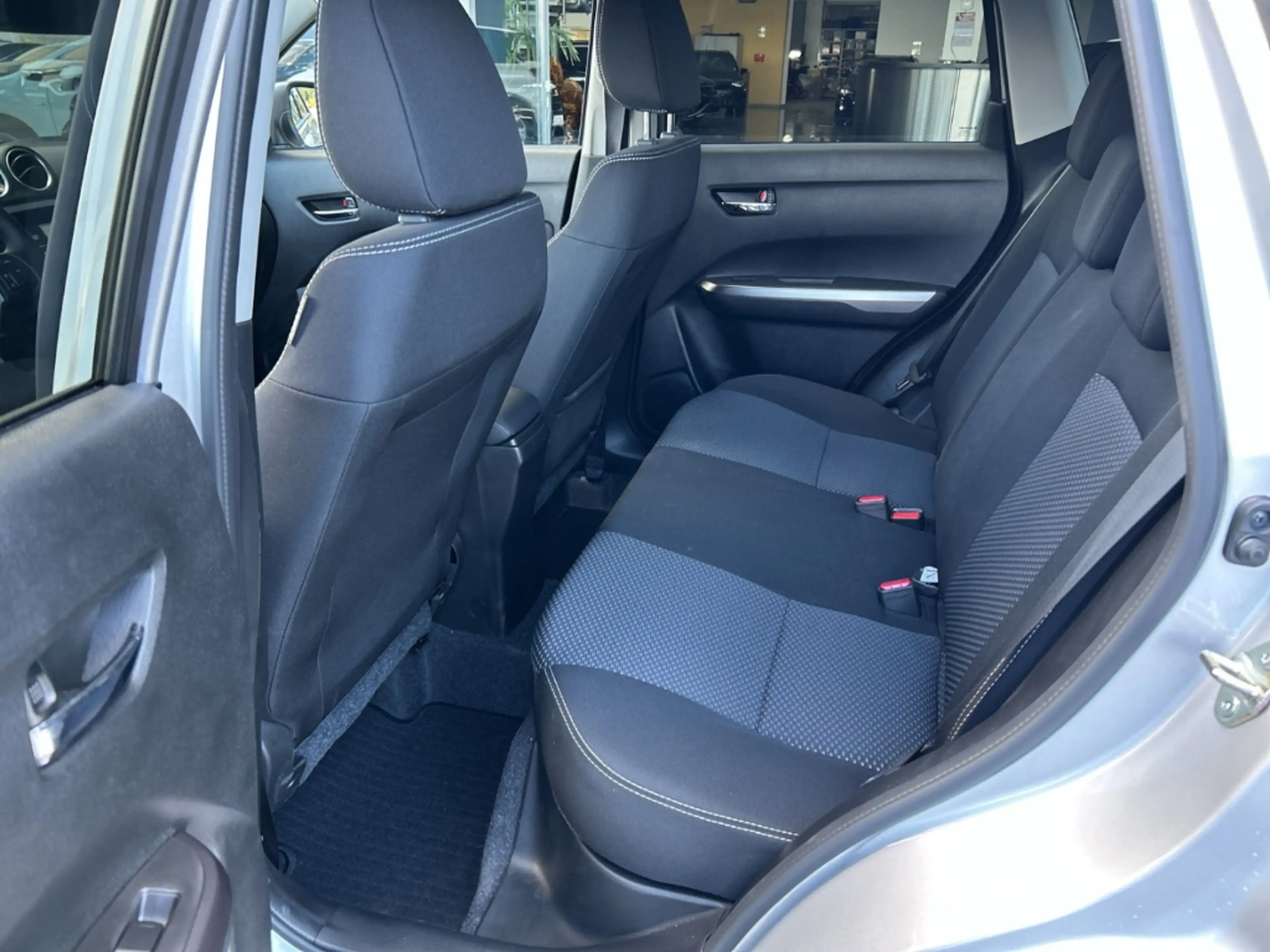 Suzuki Vitara 1.4GL+ Mild Hybrid 48V LED Navi RFK LM 17 SHZ Blue — photo 15