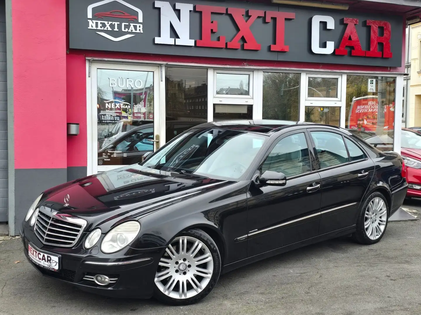 Mercedes-Benz E 320 CDI 4-Matic DPF Avantg.|Auto|AHK|Pano| Schwarz - 1