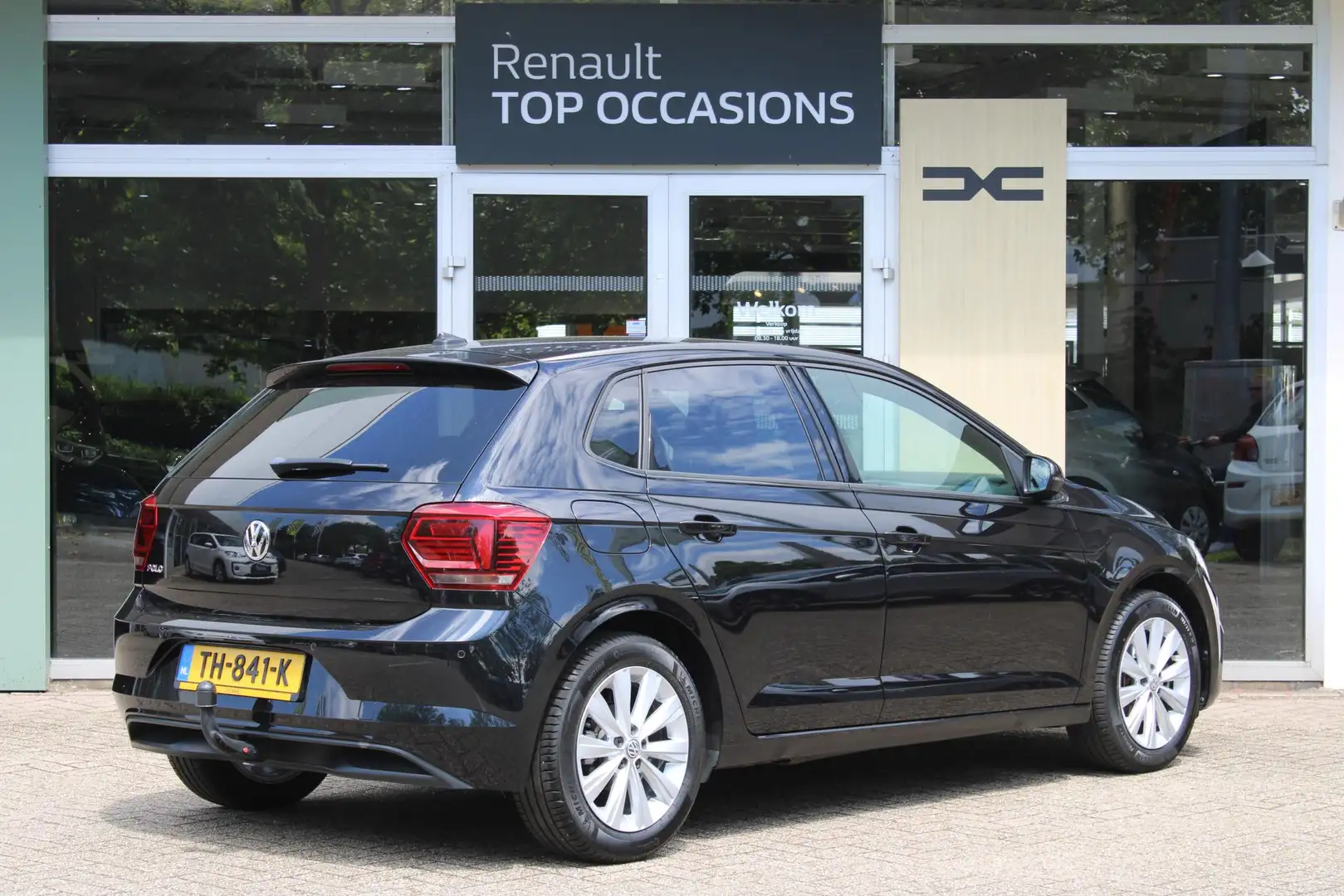 Volkswagen Polo 1.0 TSI Highline AUTOMAAT | NAVI | CLIMA | Zwart - 2