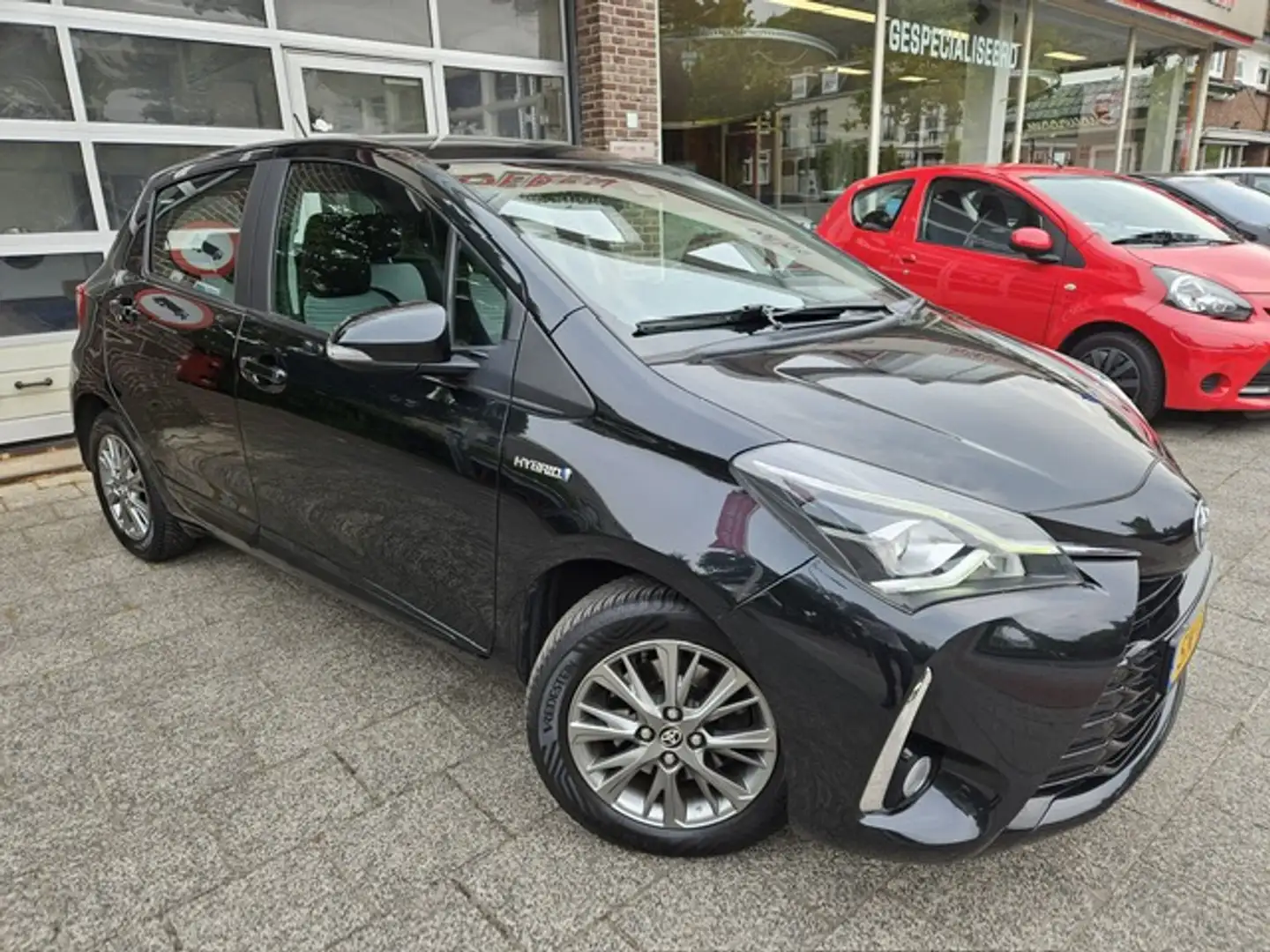 Toyota Yaris 1.5 Hybrid Design Navi Noir - 2