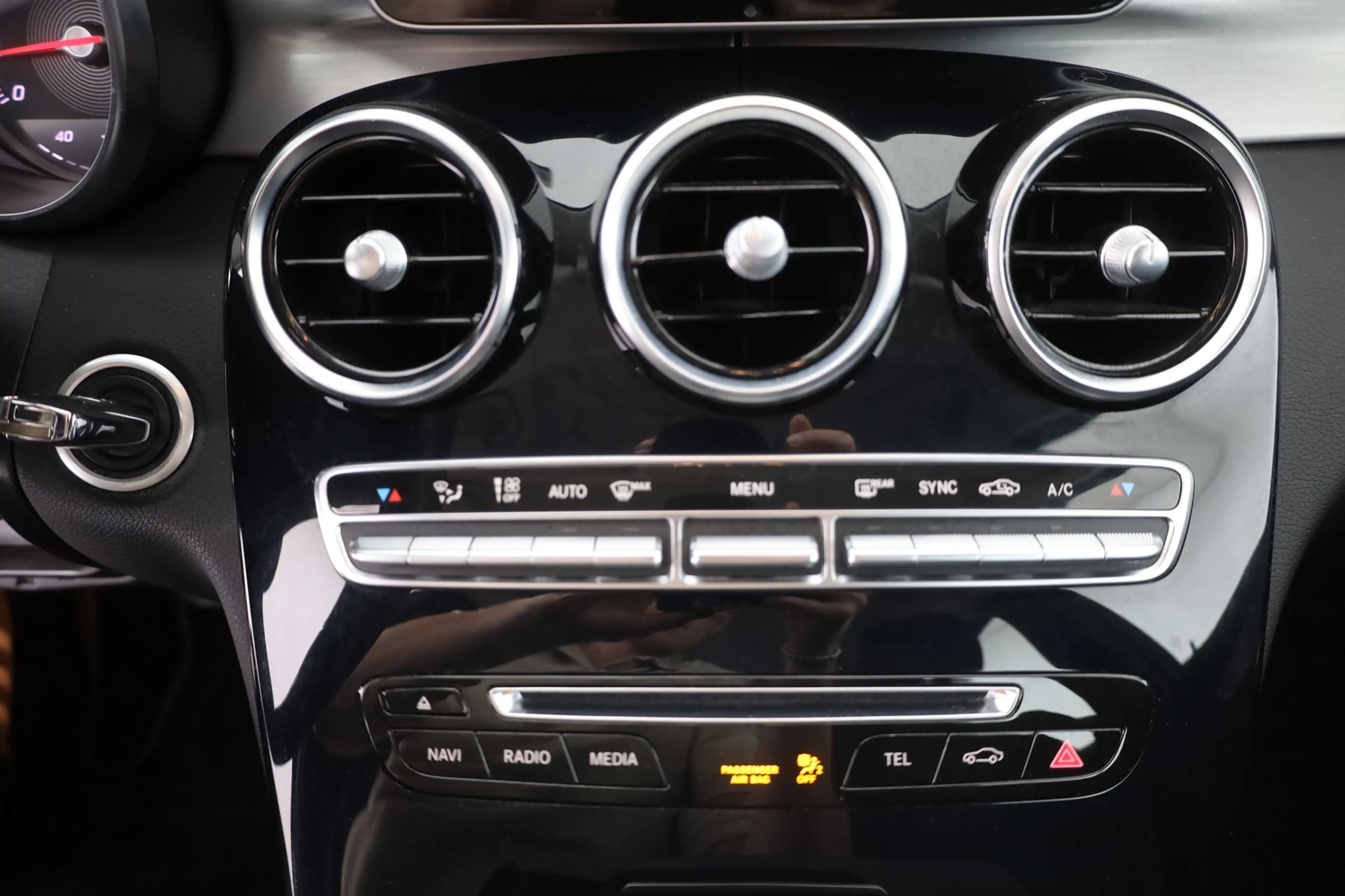 Mercedes-Benz C 180 C180 T Avantgarde LED Navi Sitzheizung Tempomat — photo 13